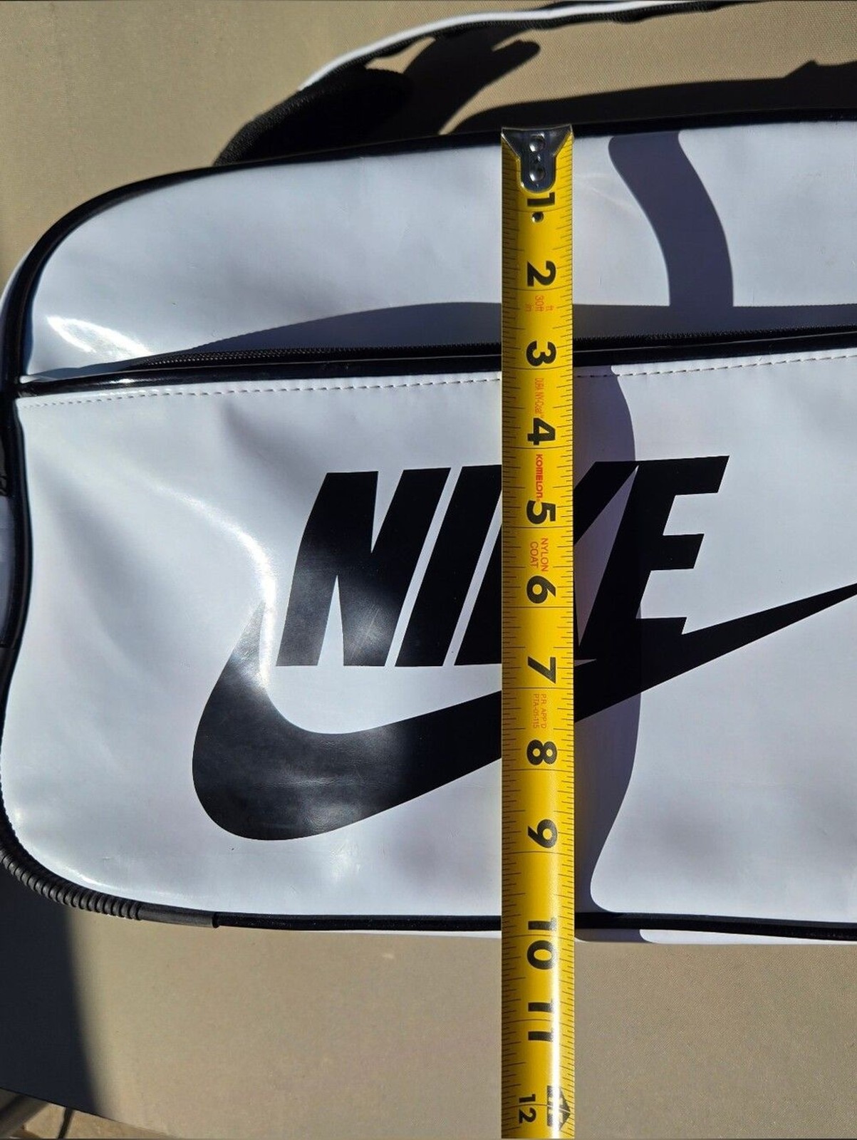 VINTAGE Y2K NIKE HERITAGE TRACK BAG – Glossy White/Black 🏁