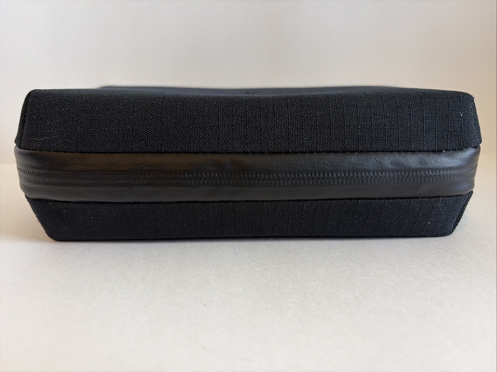 Bellroy Tech Kit Tech Accessories Organizer Zip Pouch Black 9”x5” *BRANDED*
