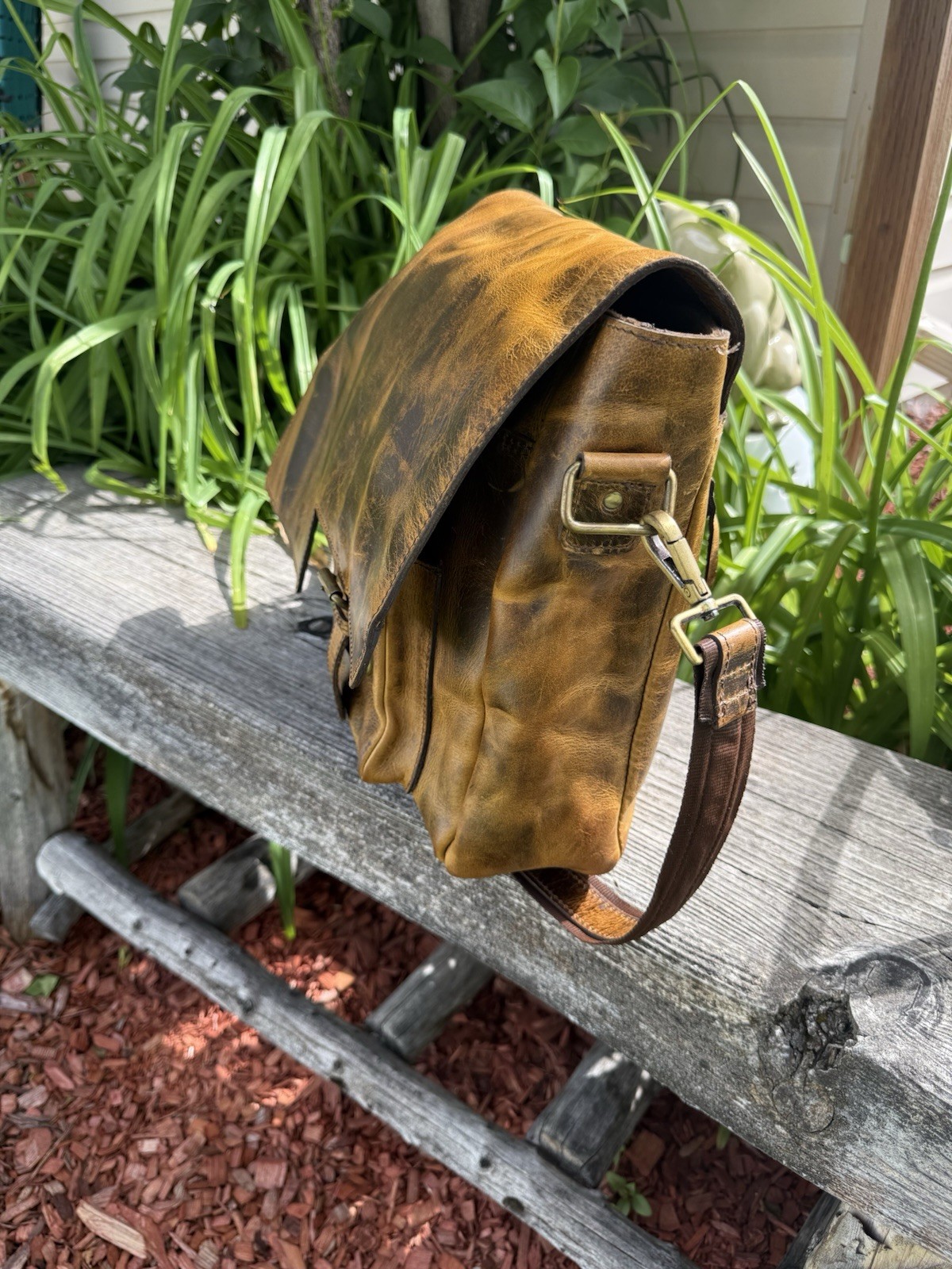 Buffalo Distressed Rustic Leather Large Messenger Bag Laptop Shoulder Bag