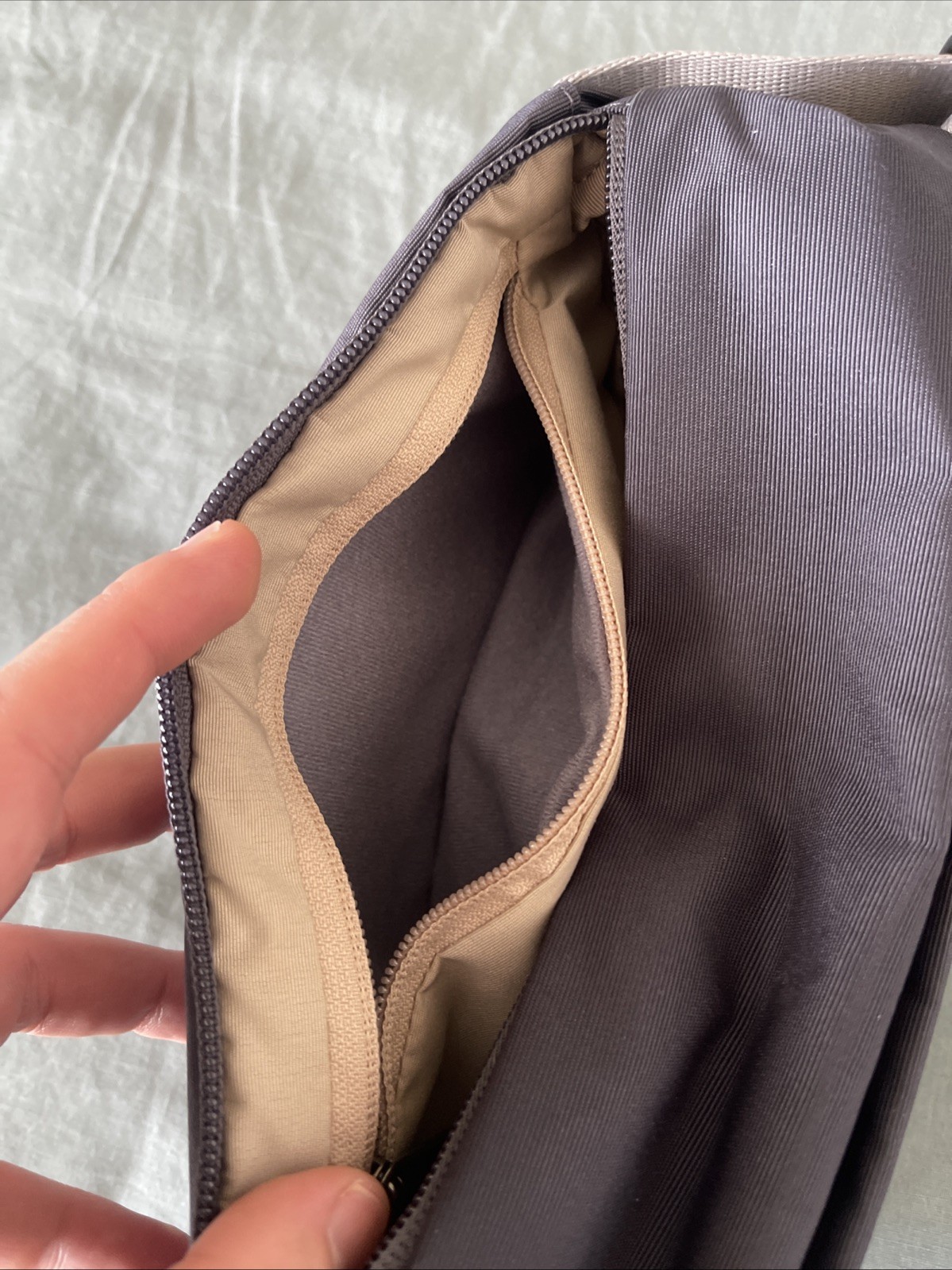 Bellroy Sling Mini 4L Crossbody Sling Bag EDC Travel Everyday Excellent EUC