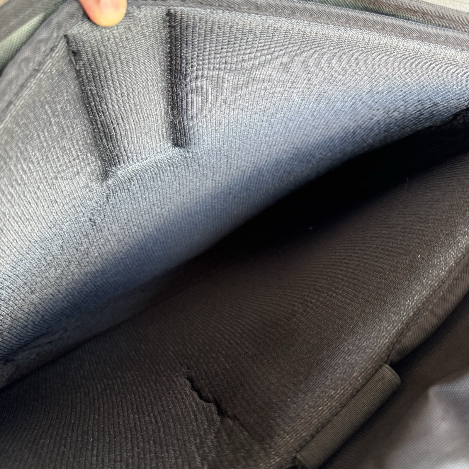 MANHATTAN PORTAGE Cordura Fabric Crossbody Shoulder Laptop Bag Gray Olive