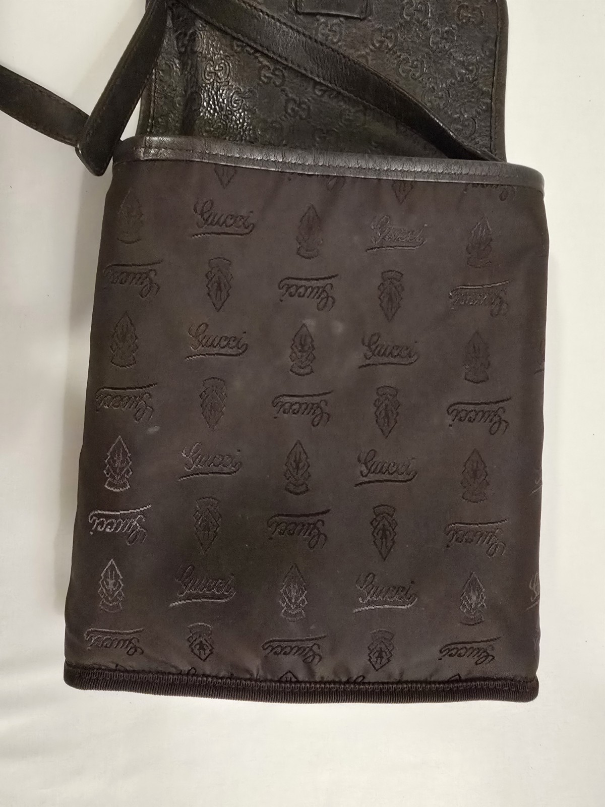 Gucci Guccissima Brown Leather Messenger Crossbody Bag Flap Italy Authentic