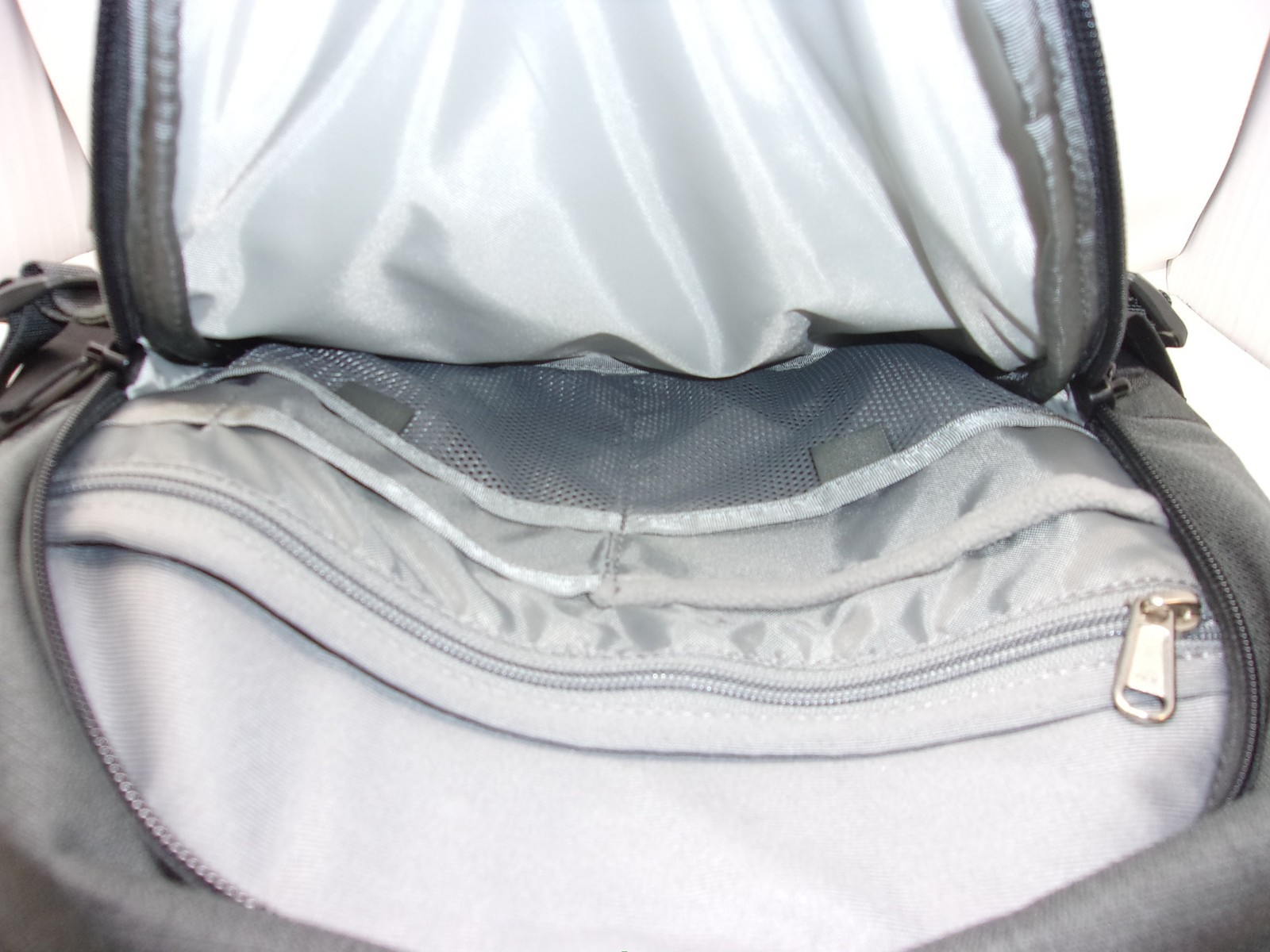 THE NORTH FACE Recon Laptop Backpack, Asphalt Grey/Black, OS – GENTLY USED