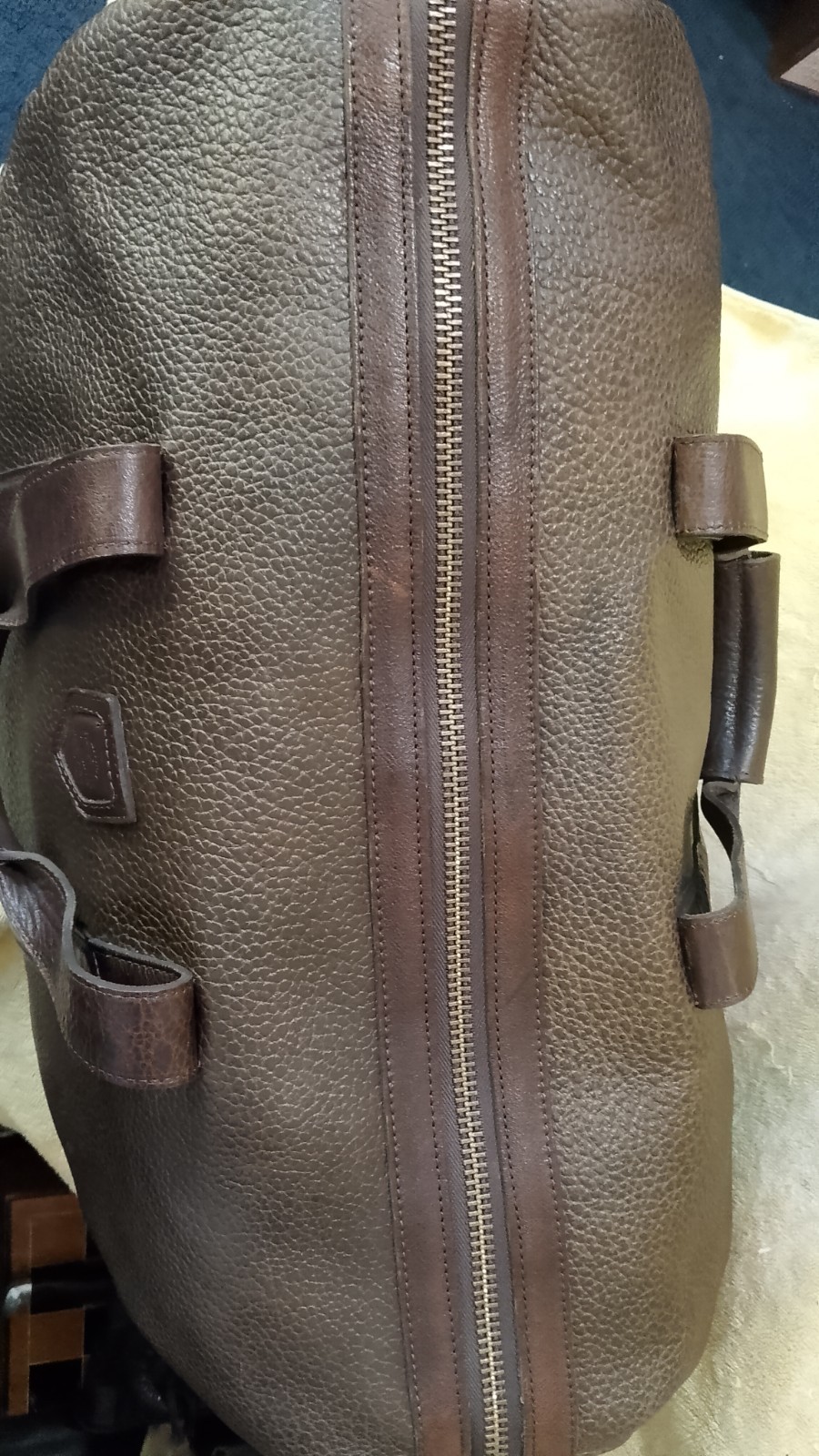 MISSION MERCANTILE Pebbled Leather 21″ Duffle Bag. BEAUTIFUL BAG !! Unused Cond.