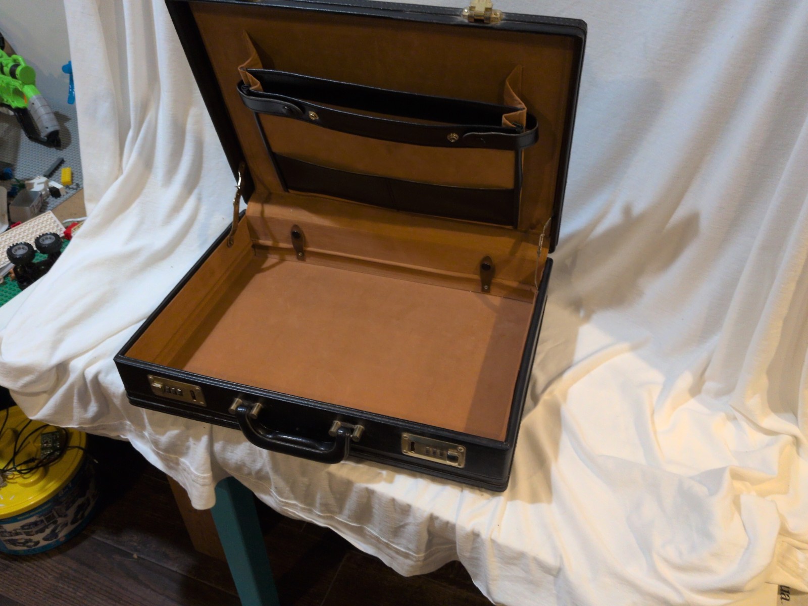 Briefcase Black Leather Brass Combination Lock Latches Attache Laptop