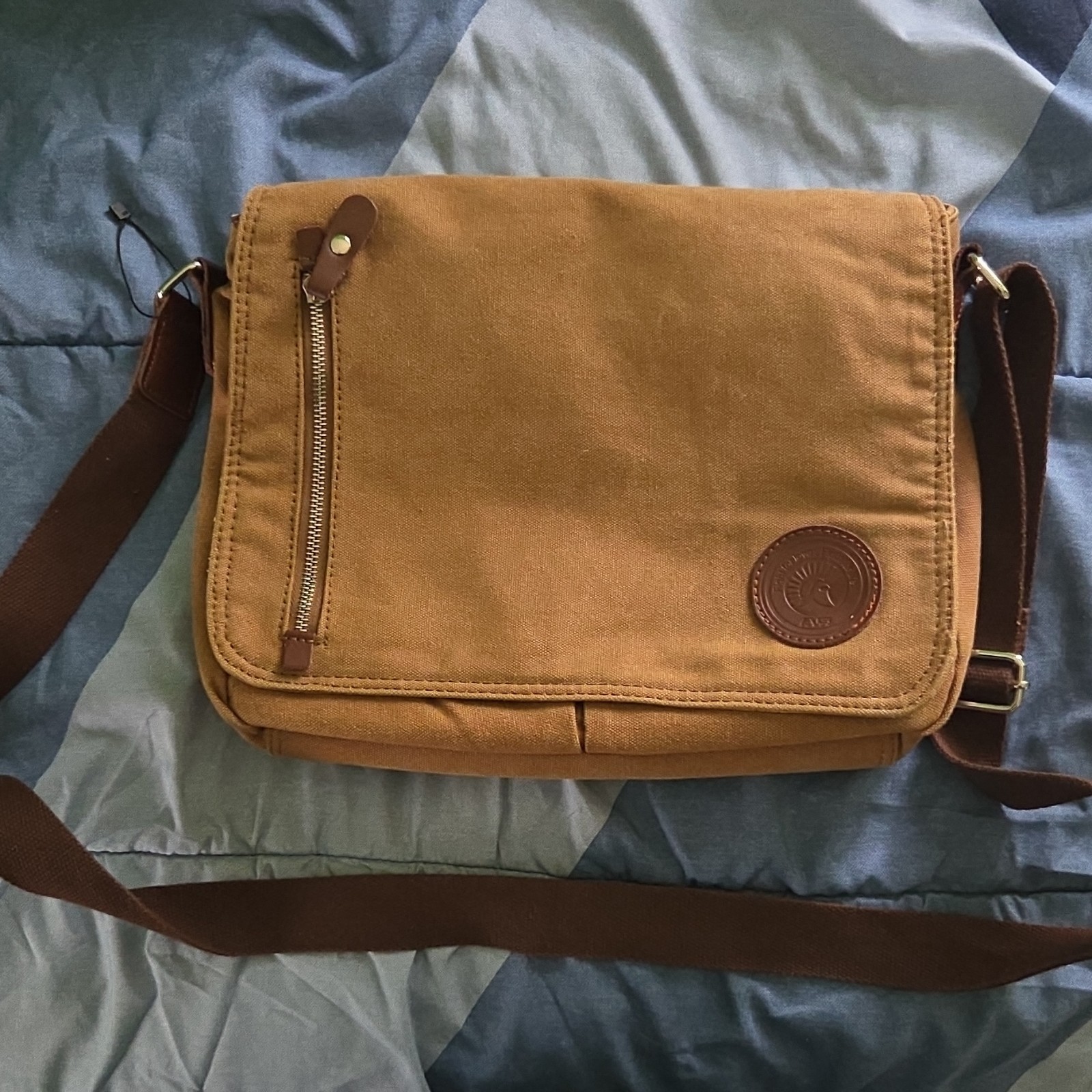 Augur Strauss & Co. Brown Messenger Bag Zip Hook & Loop Adjustable Strap
