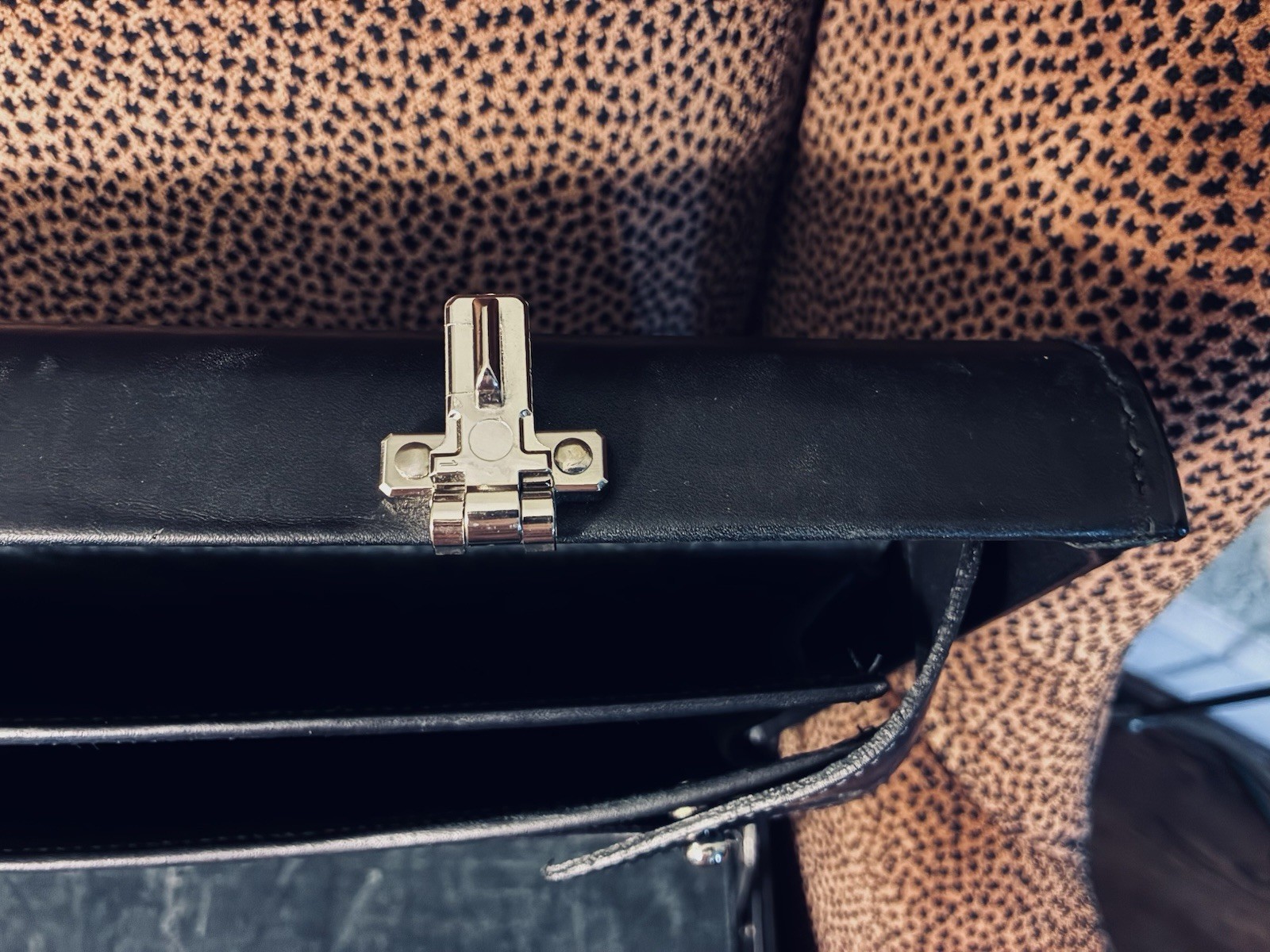 Korchmar Black 19” Briefcase Dual Combination Flip Lock Soft Patina Leather*GUC