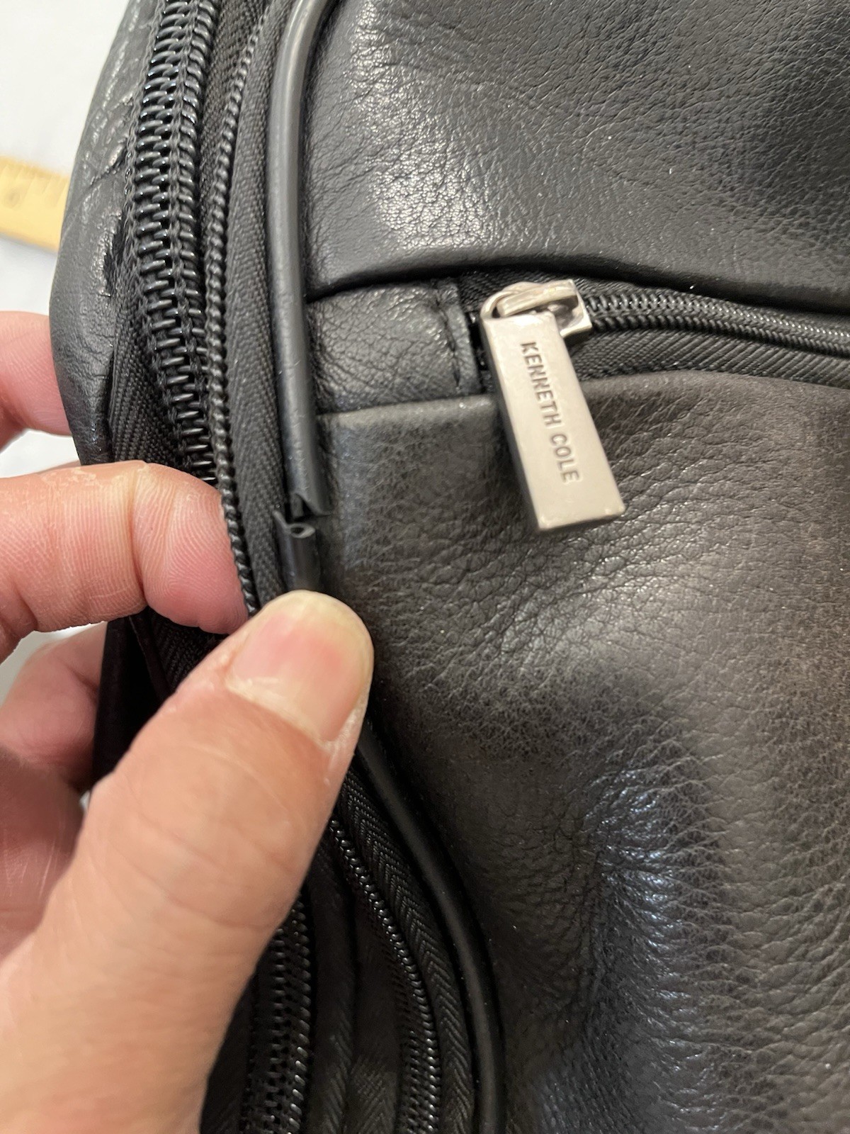 Kenneth Cole Reaction Manhattan Messenger Backpack Black 16″ Laptop $200 Retail