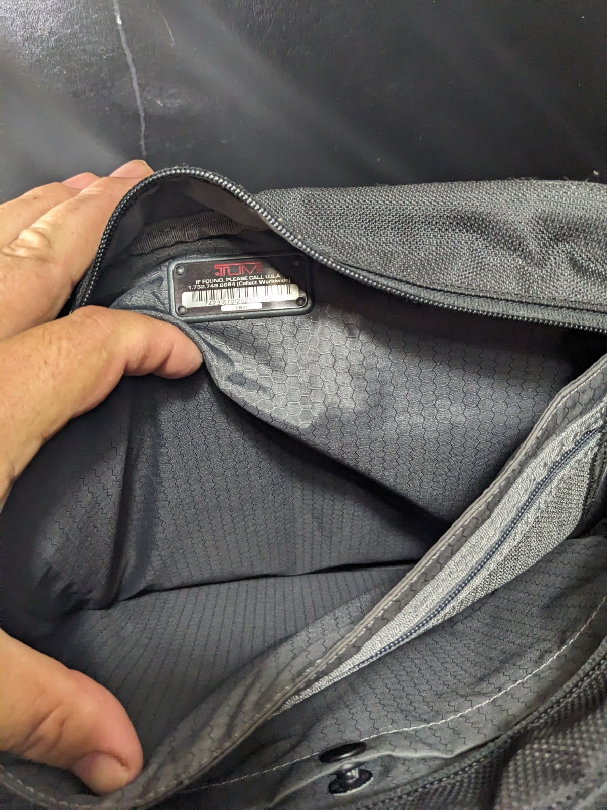 TUMI Tech 589C Laptop Backpack/Shoulder Bag Black 5″ x 12″ x 14″