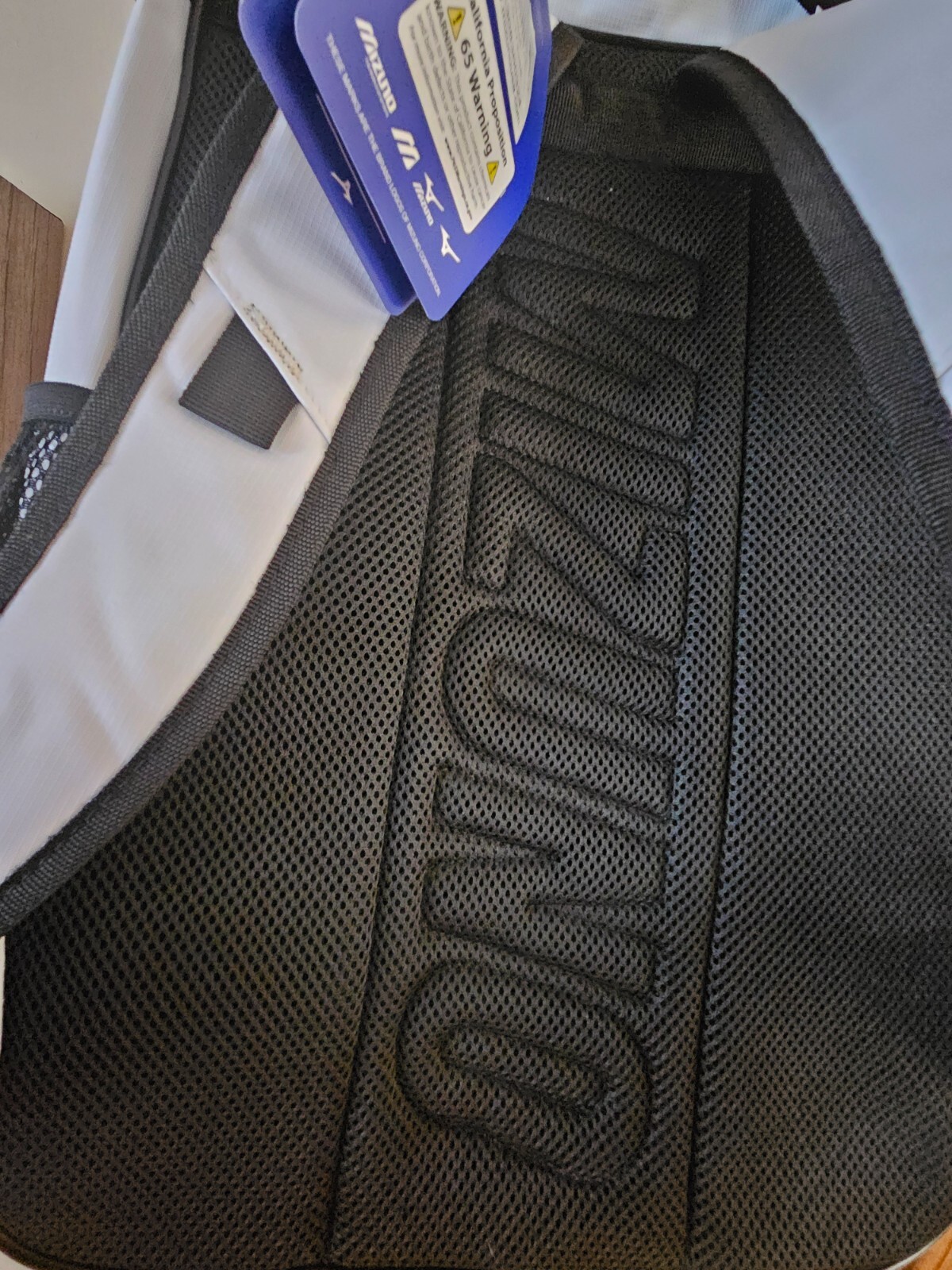 mizuno black/ white 14″×20″ backpack with side pockets