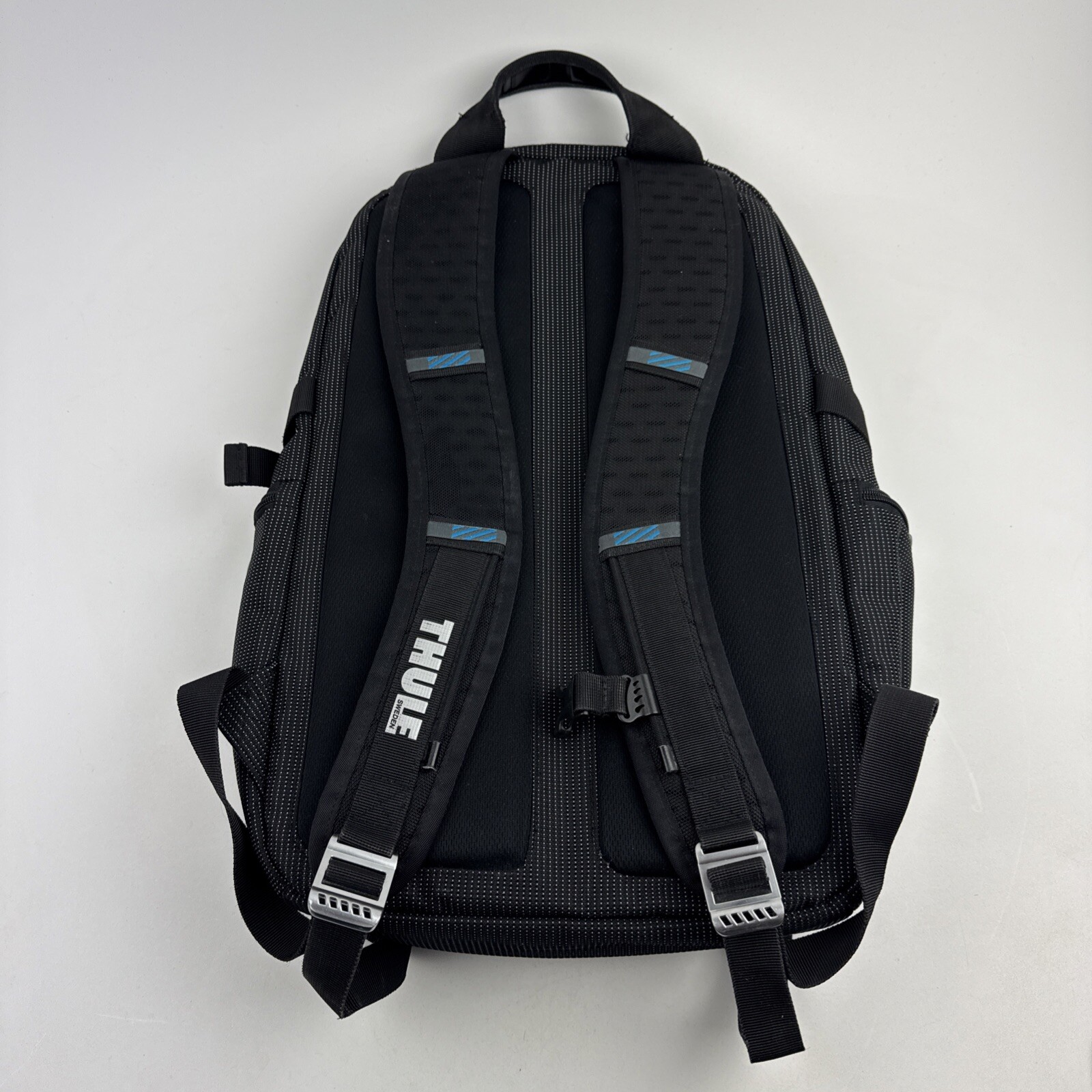 THULE Crossover Backpack Computer Travel Laptop Black w White Spec