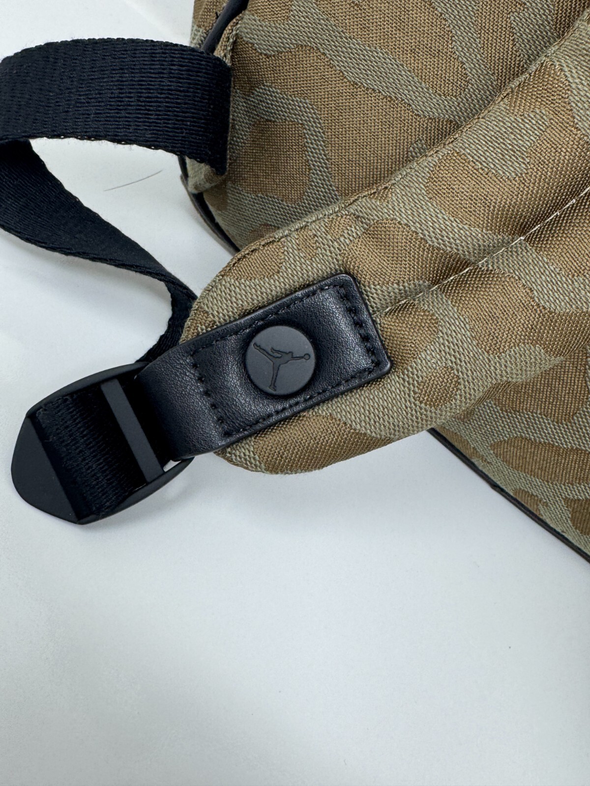 Jordan Icon Backpack (20L) Light Olive 20L MA0947- G16