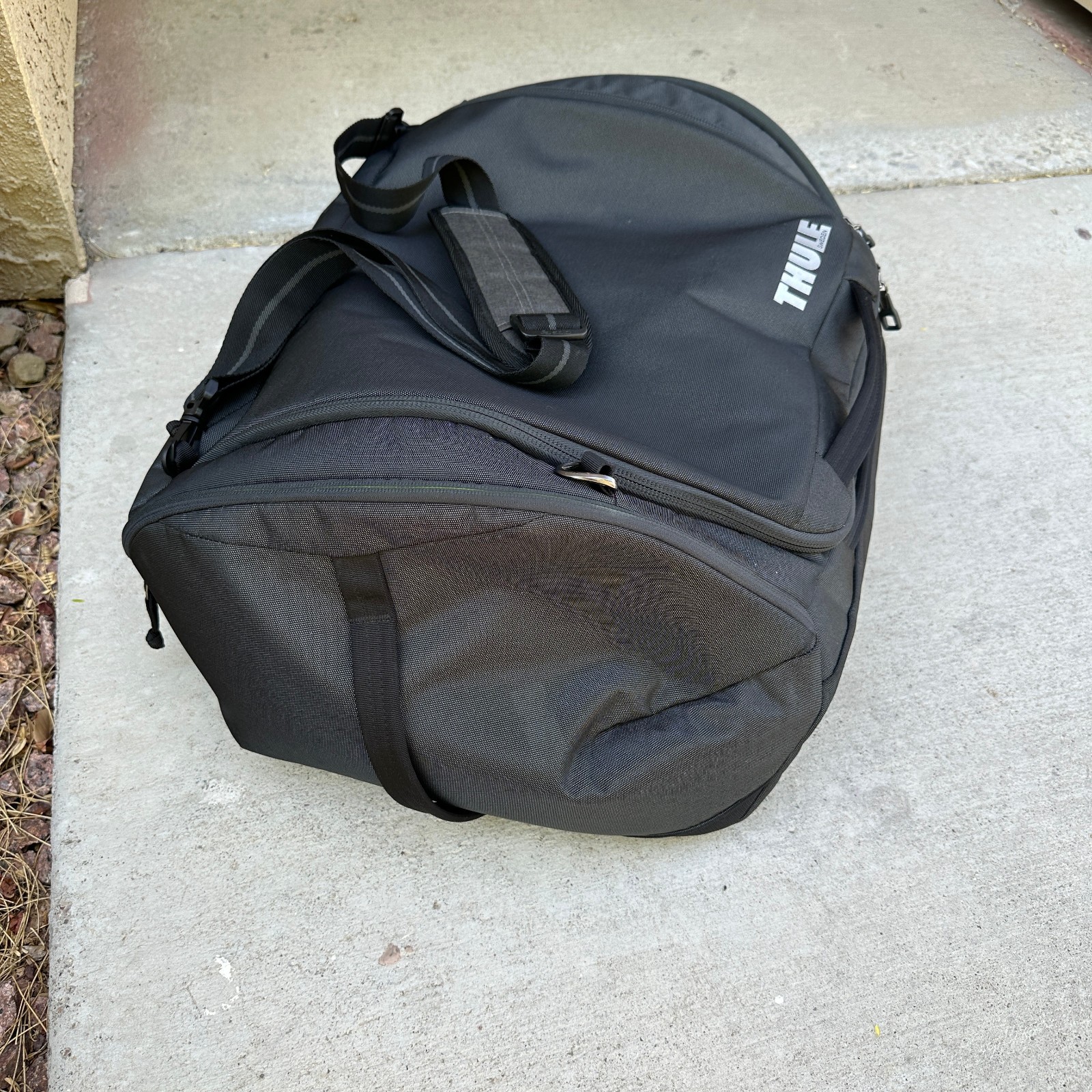 Thule – Weekender Duffel 25″ x 17″ x 13″ Travel Bag Cross Body Large