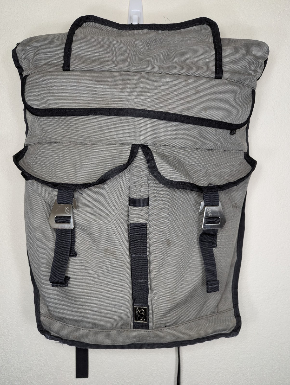 Chrome Industries Orlov Rolltop Backpack – Gray – Commuter Bag w/ Pouch