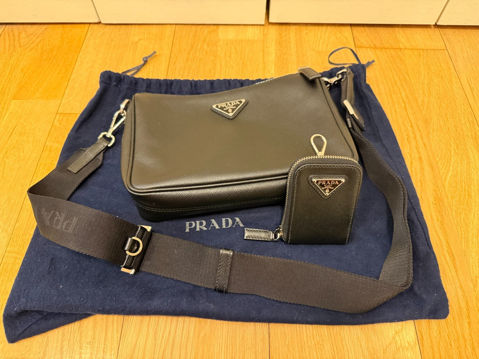 [Excellent condition] Prada Mens Saffiano leather black shoulder bag