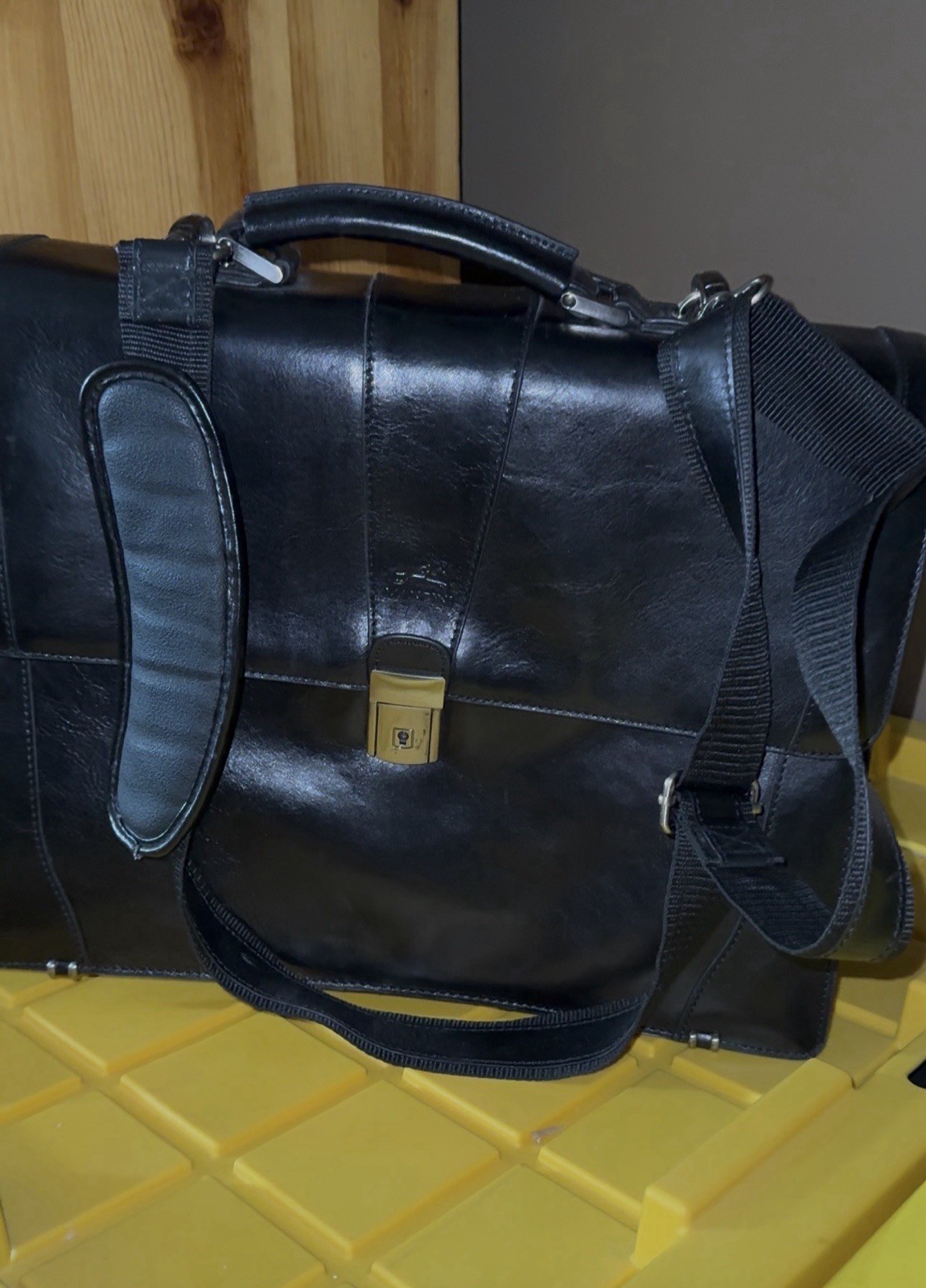 Mancini Leather Goods Luxurious Italian Leather Laptop Briefcase 95897 Black