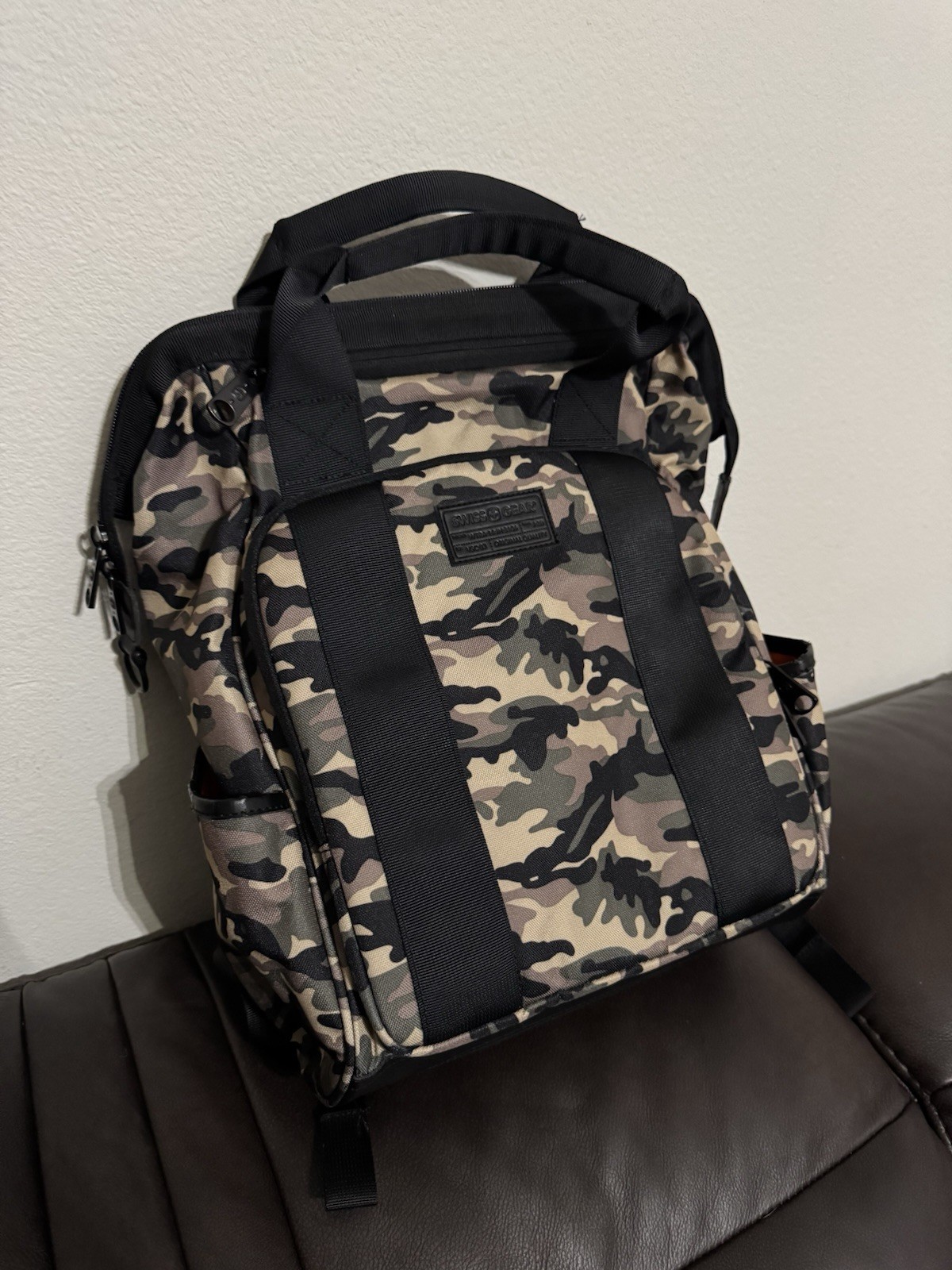 Swissgear 16.5″ Zip Top Laptop Padded Camo Backpack Bookbag Tablet Pocket New