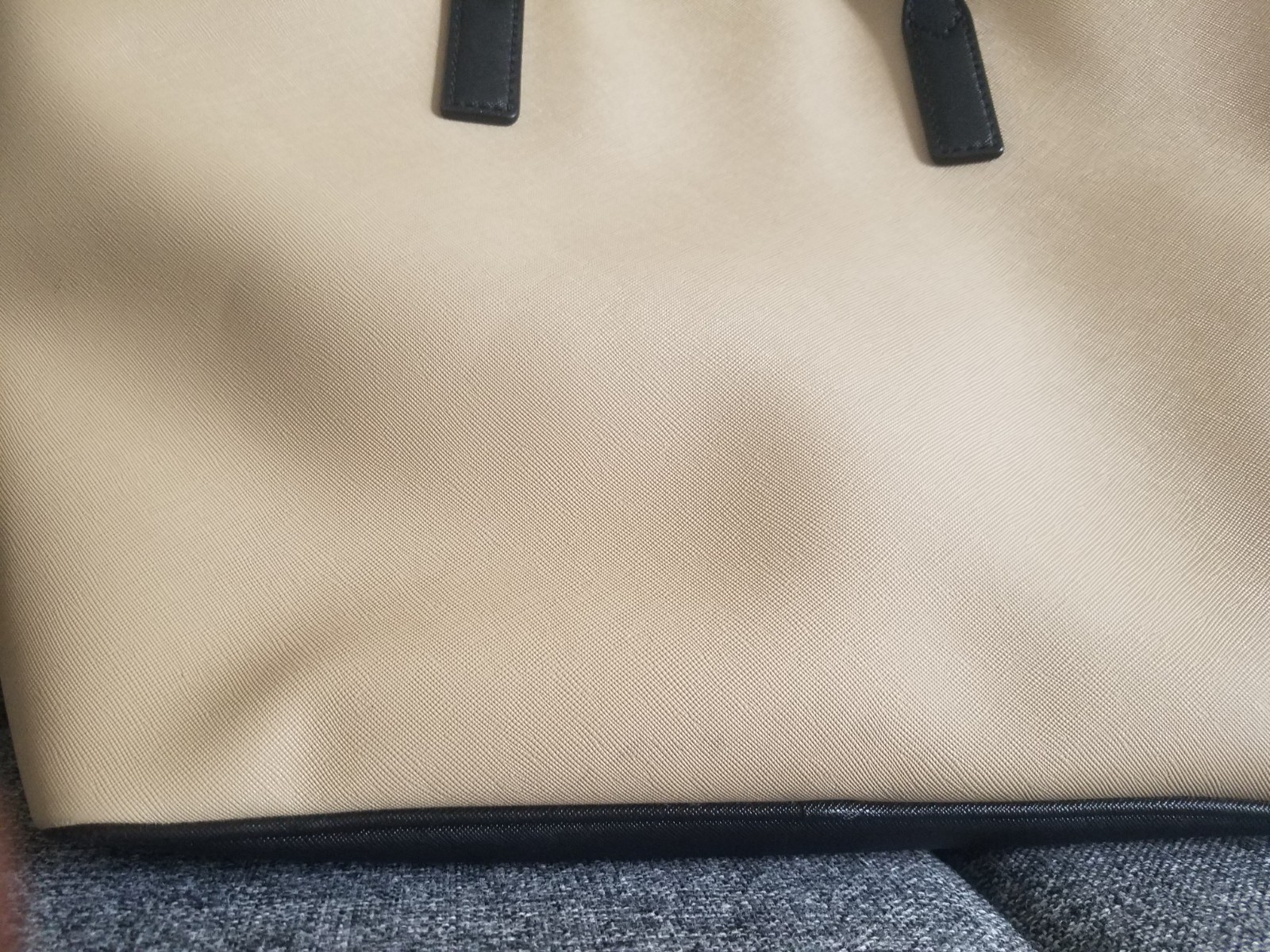 Marc Jacobs White Beige Black Leather Tote Double Handles Snap Top Shoulder Bag
