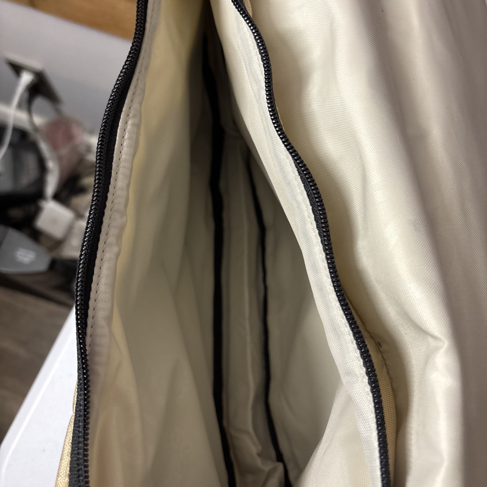 Gregory Messenger Style Courier Bag 15″ X 10″ Shoulder Strap Water Resistant