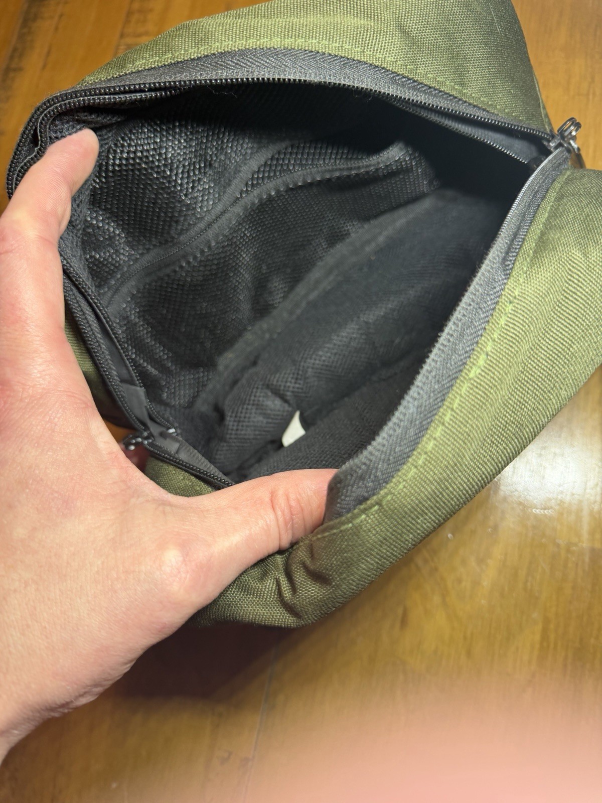 COOKIES SMELL PROOF CORE BAG DARK GREEN BARELY USED WITH LOCK