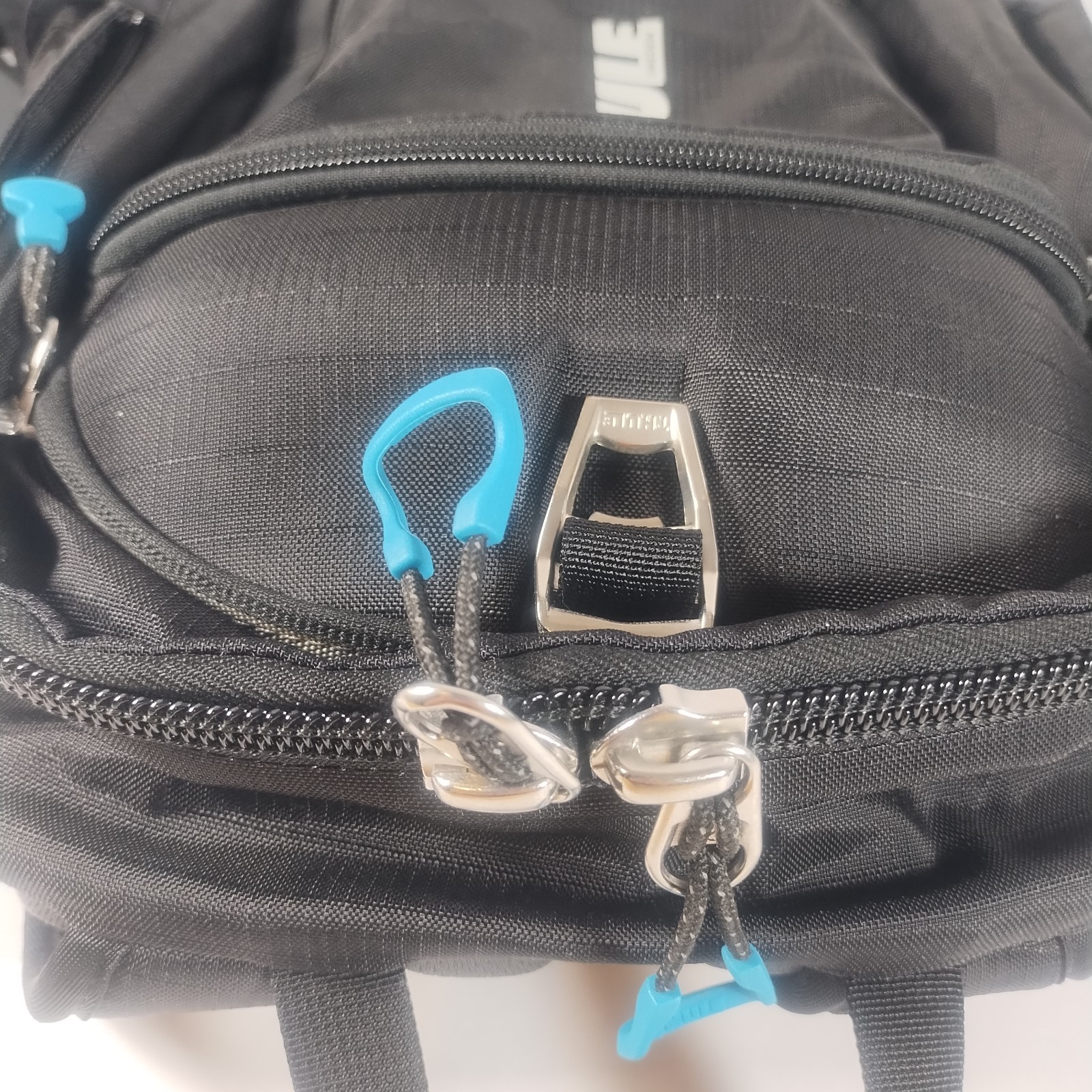 Thule Study Blue Backpack Laptop Sunglasses Case