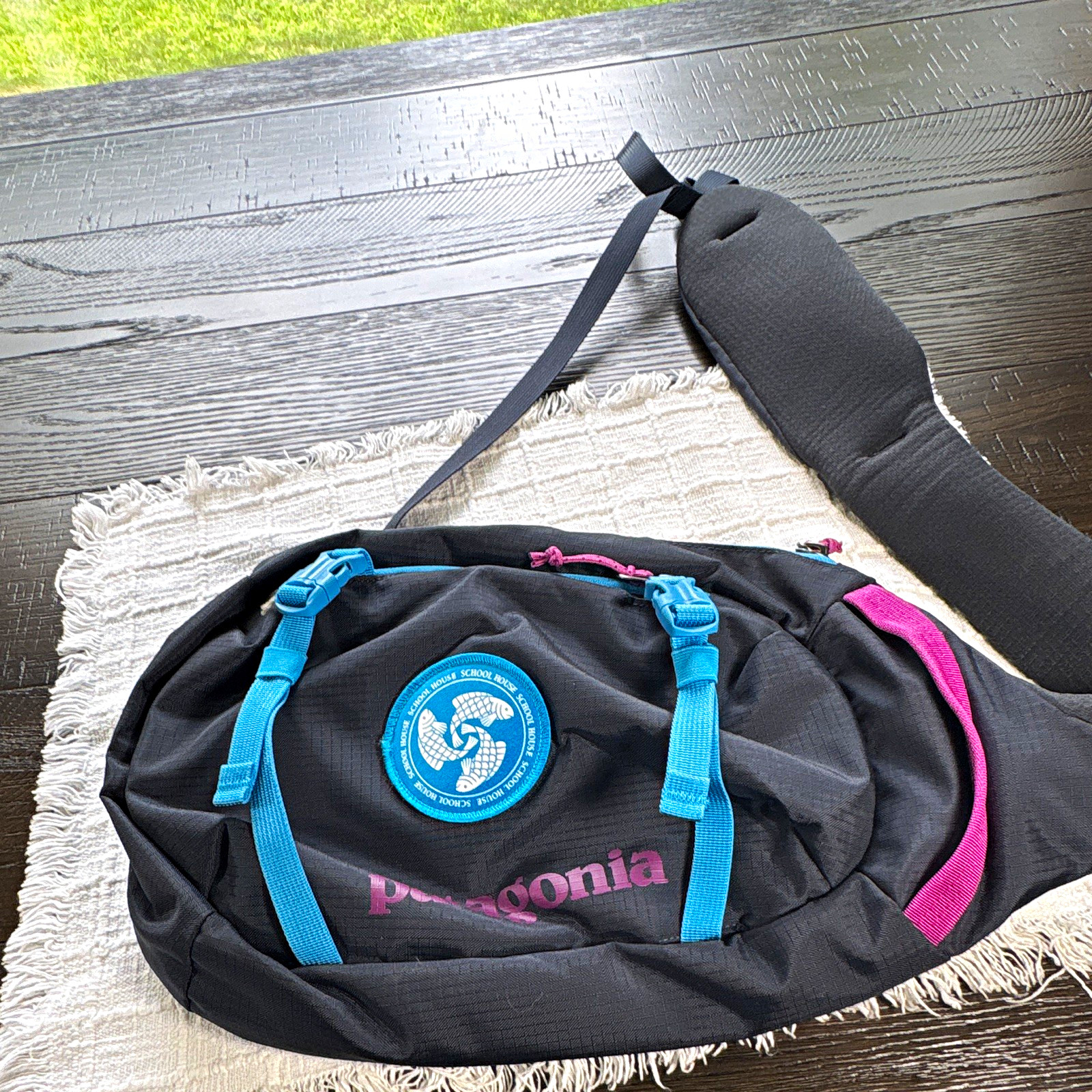 Patagonia Atom Sling Bag Black Blue Purple Pink Zip Crossbody Pockets Patch