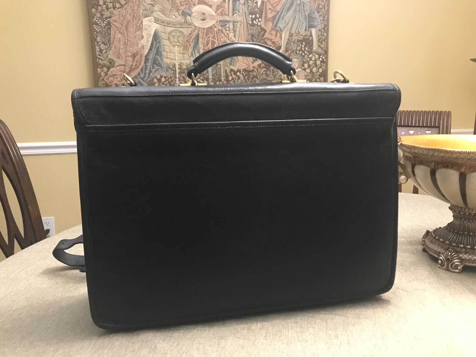 BOSCA “CORRESPONDENT” Heavy Leather Briefcase / Messenger Bag – Made in USA