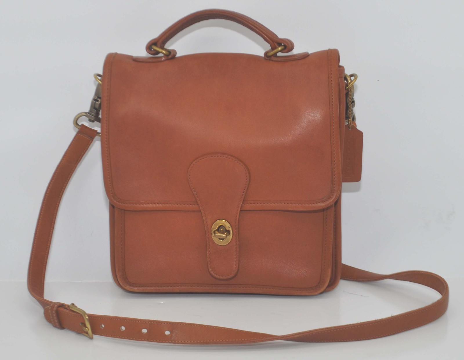 Vintage 90’s Coach Station 5130 British Tan Leather Crossbody Bag