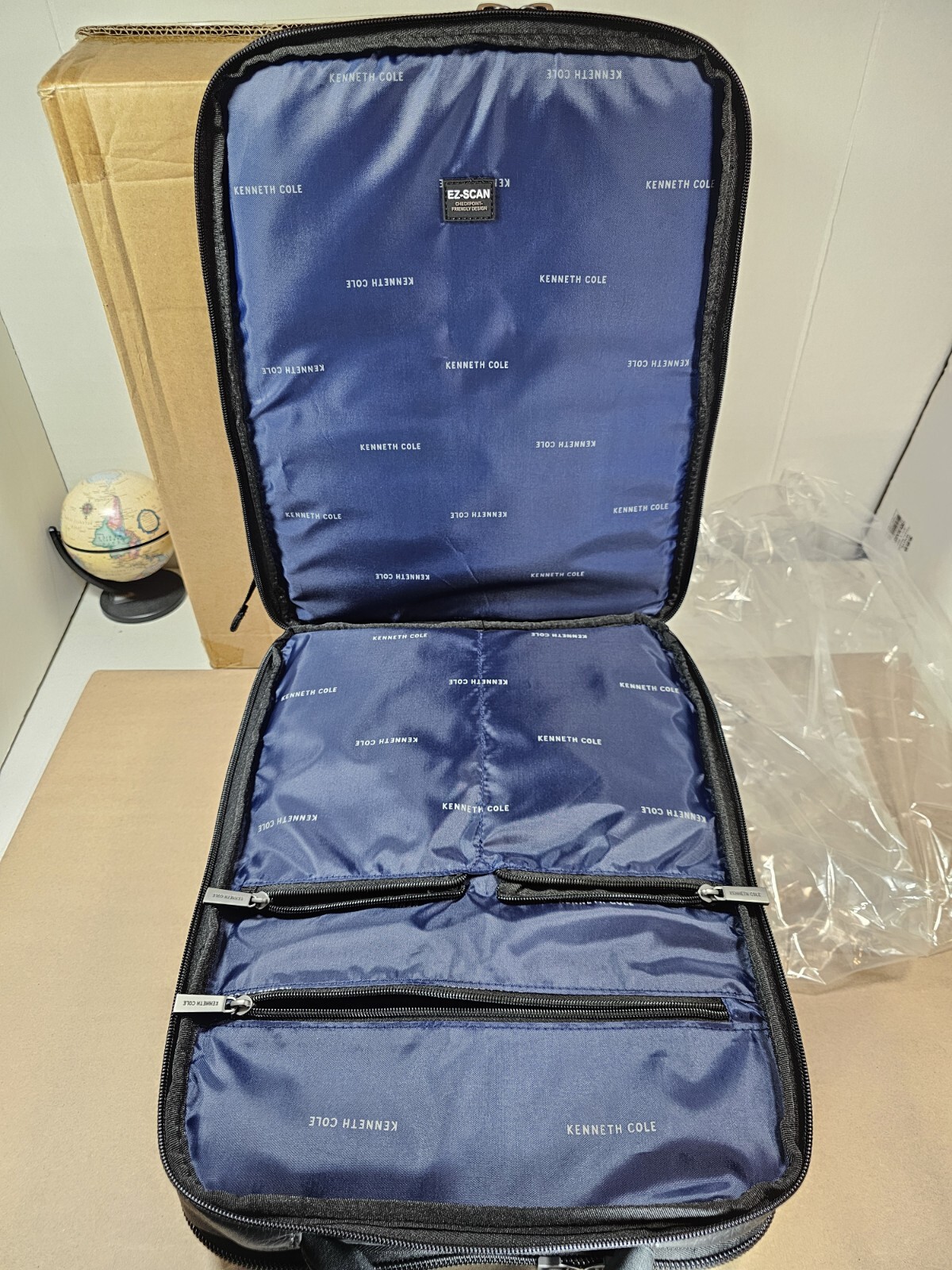 Kenneth Cole Reaction Manhattan Messenger Backpack Black 16″ Laptop $200 Retail
