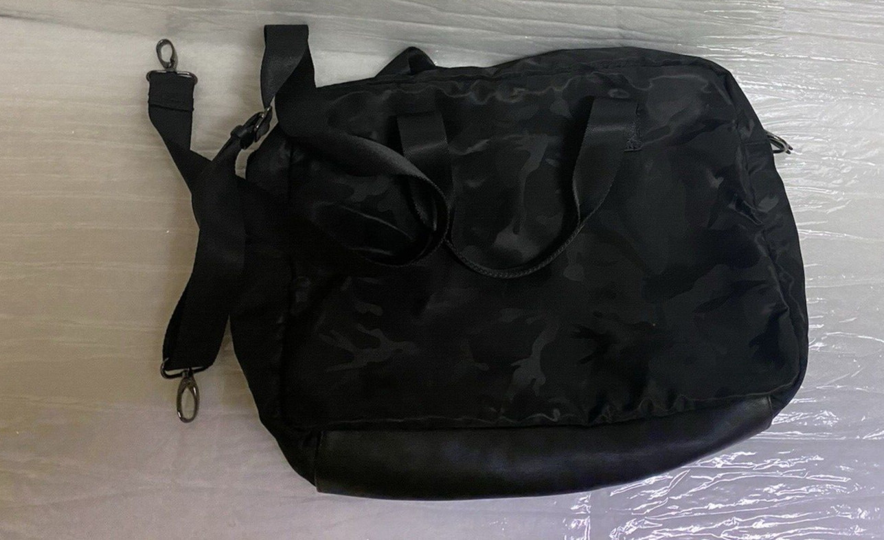 Messenger Bag 13″ x 20″ Cross Body Camouflage Black Shoulder Bag Organizer NWOT