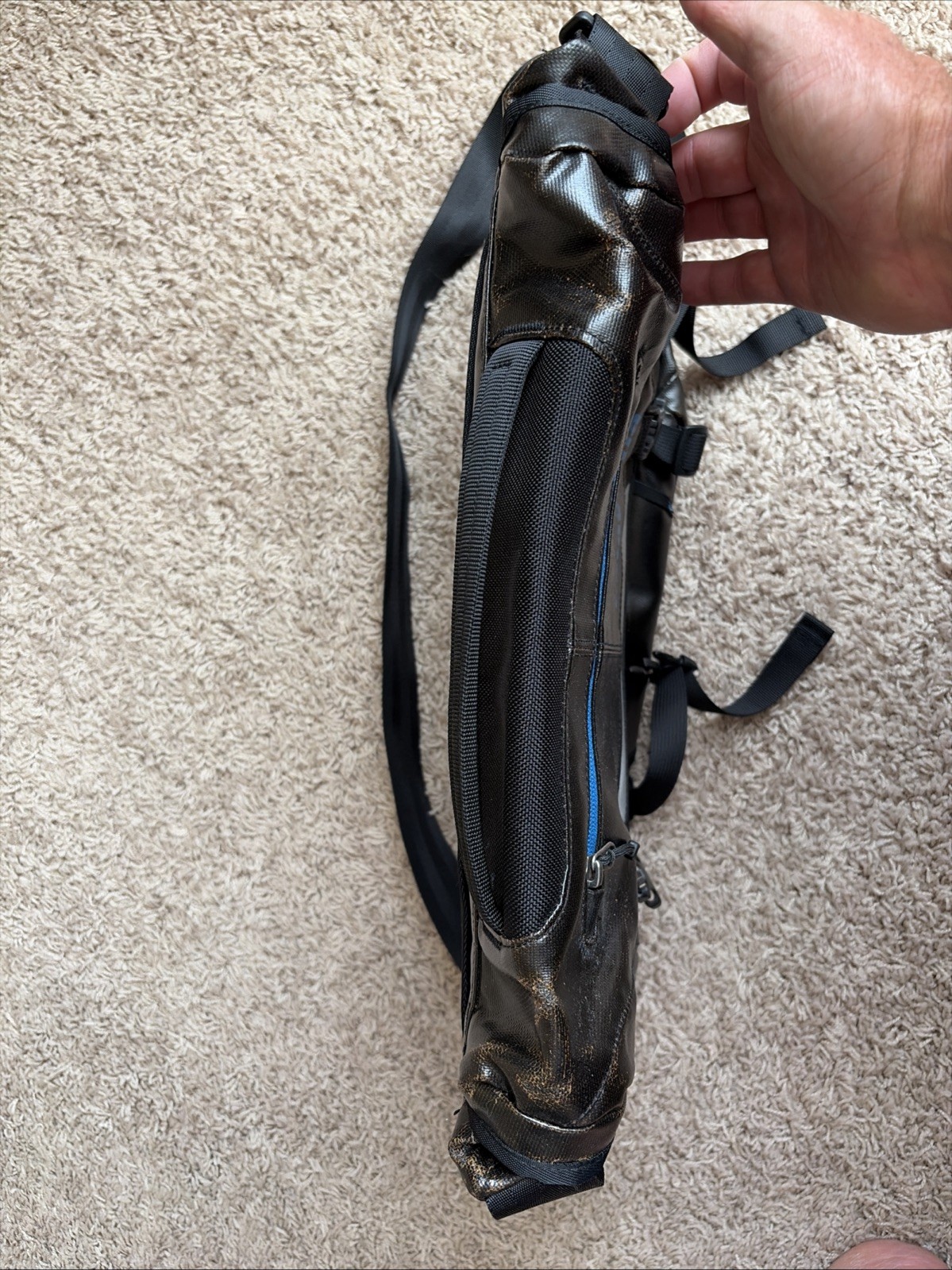 Patagonia Black Hole Mini Messenger Bag 12L Black Blue 49320 Rare Logo
