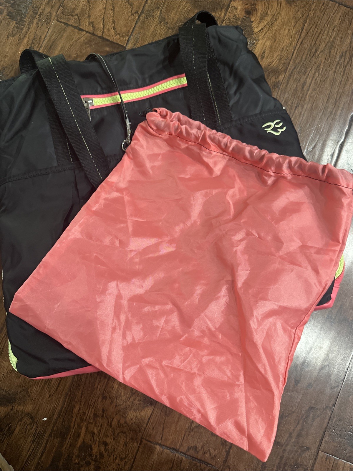 Rare Earth RE by Stone Mountain Nylon Neon Tote Yoga Travel Gym Bag NWOT