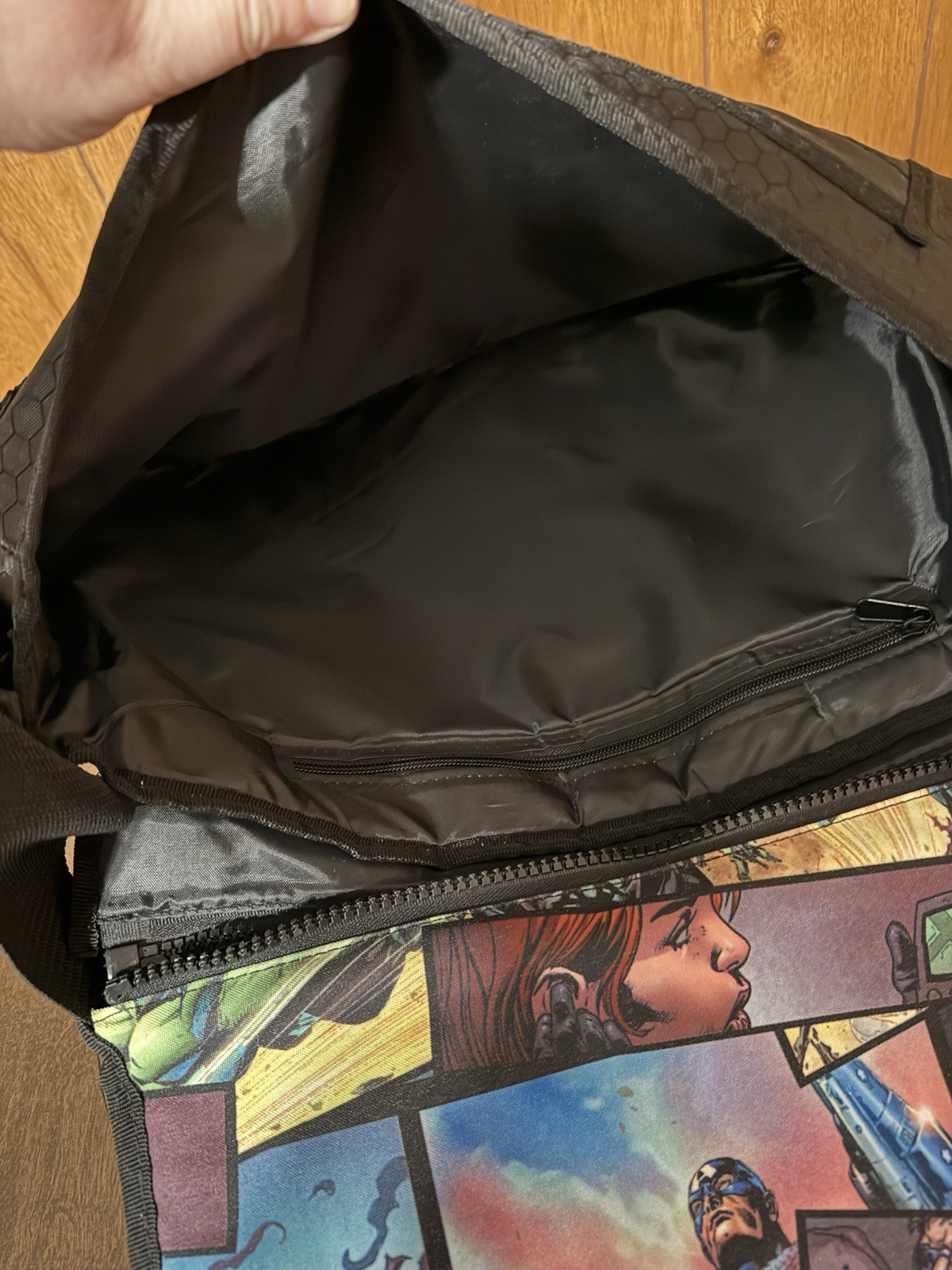 Marvel Avengers Messenger Bag Black Red Logo