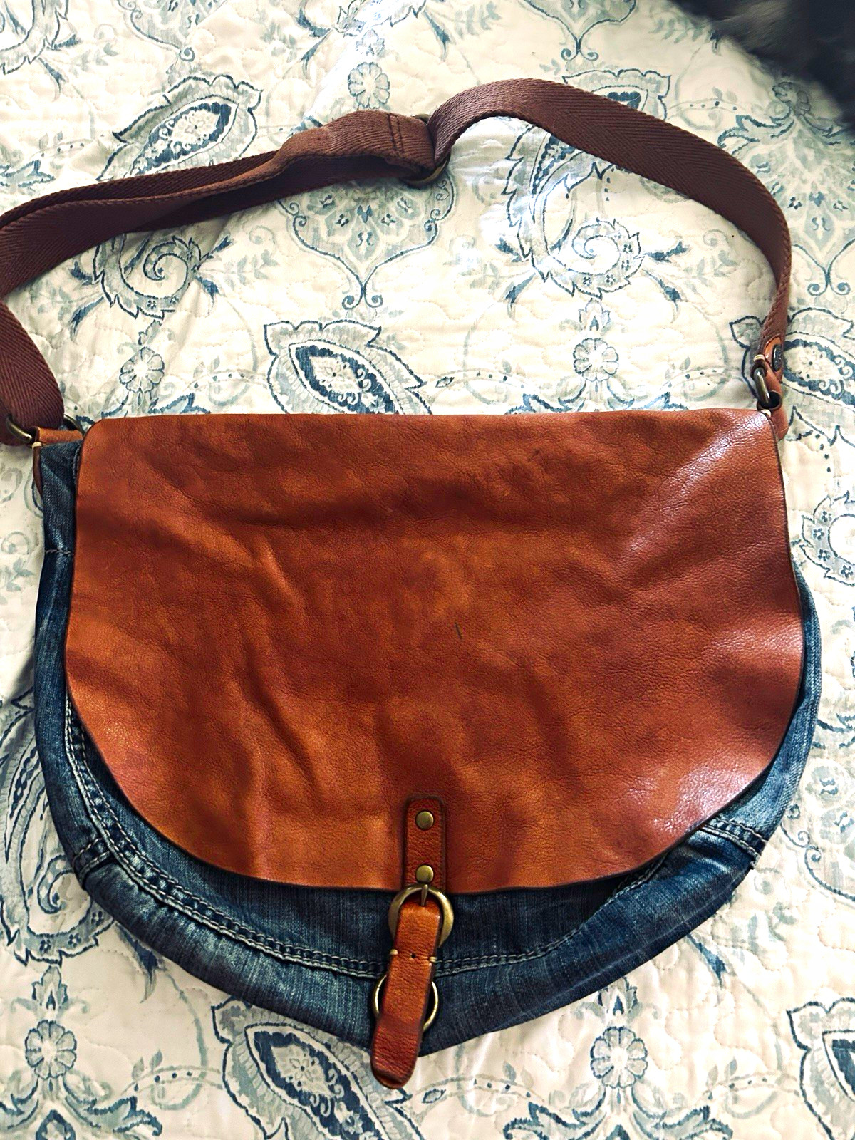 Lucky Brand Messenger Shoulder Bag Brown/Blue Zip Adjustable Strap Inner Pockets