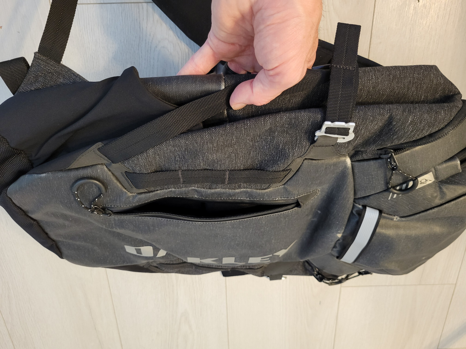 Oakley Backpack Voyage 25 Black Mens Travel Nylon Bag Everyday