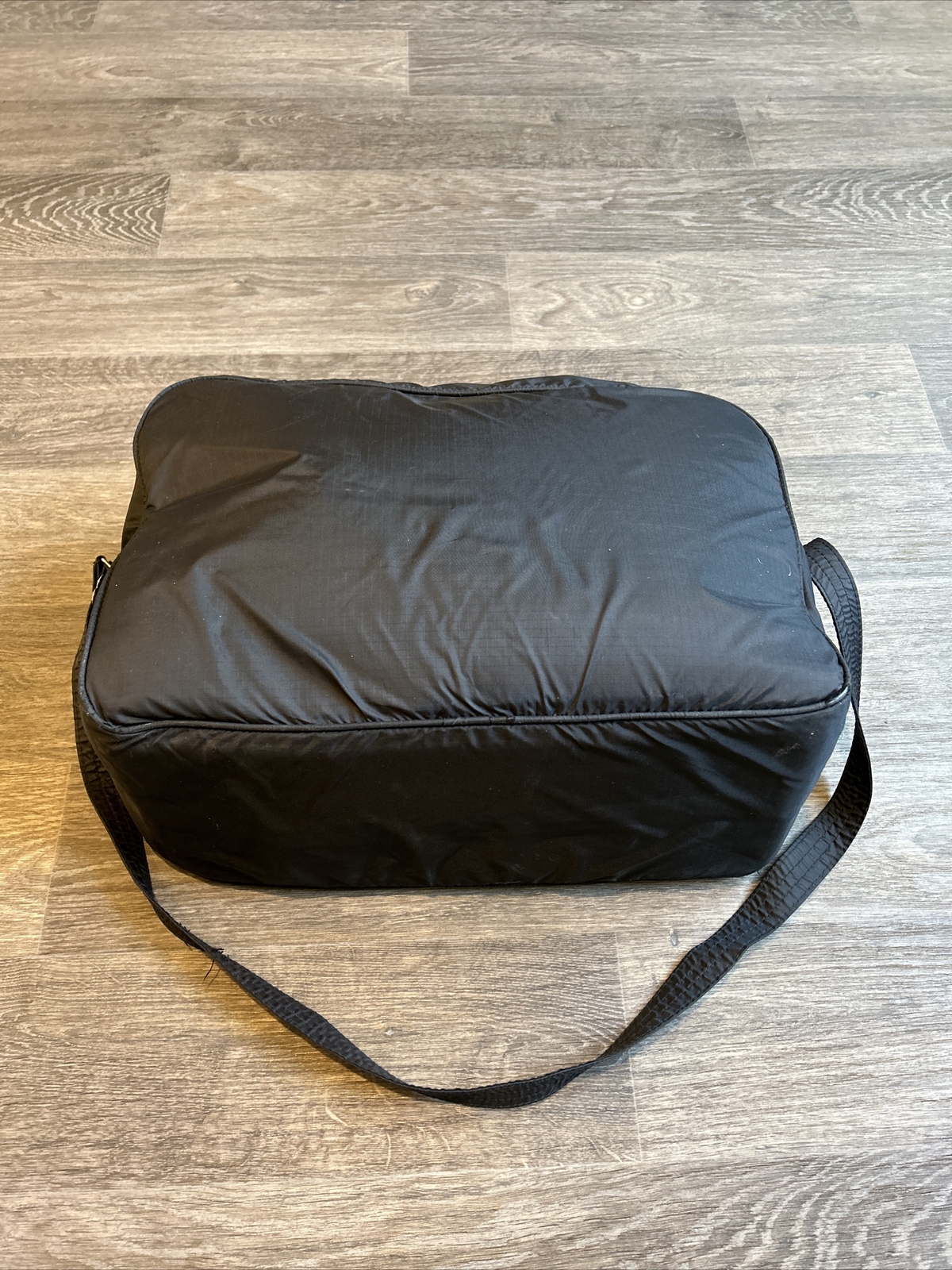 VTG 1980’s Nike Duffle Bag Big Logo Black/White RARE! blue tag Taiwan 1986 OG
