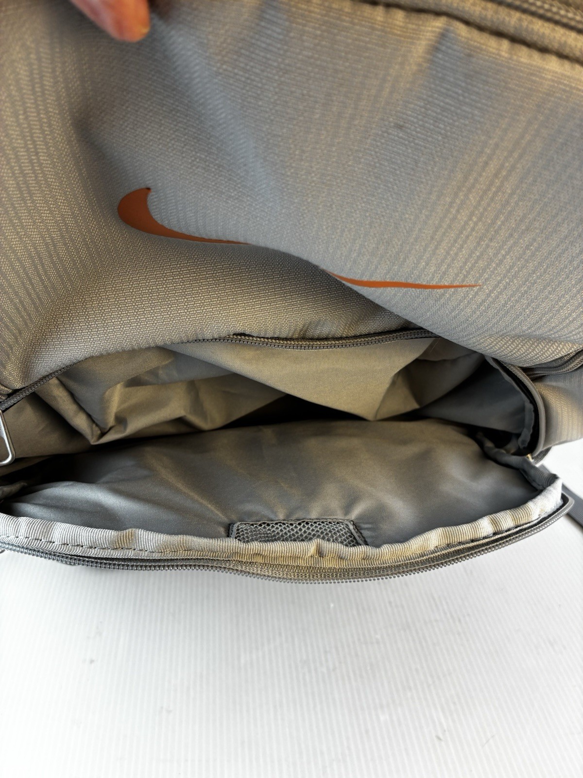 Nike Gray Colorblock Backpack Laptop Sleeve 7 Compartments RN56323 EUC