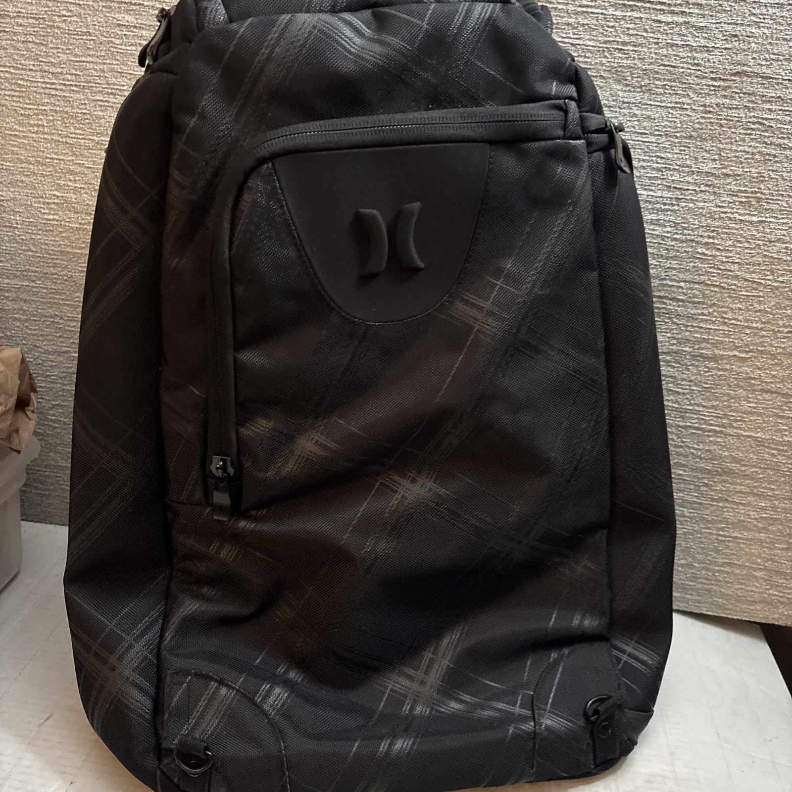 Hurley Backpack Convertible Duffel & Messenger Laptop Bag Travel Plaid Black EUC