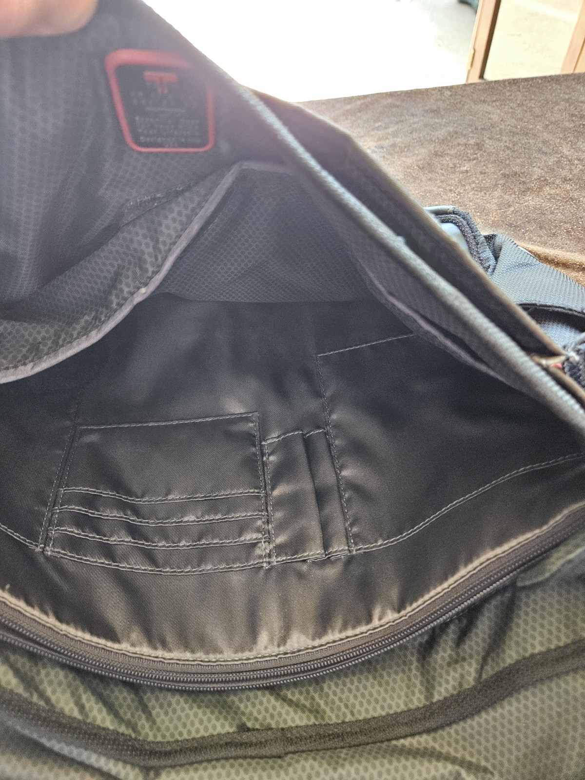 Tumi Tech Ballistic Messenger Bag 5508D Black Laptop Nylon Crossbody Strap