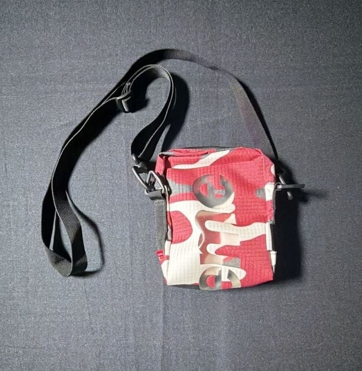 Supreme SS21 Neck Pouch Red Camo