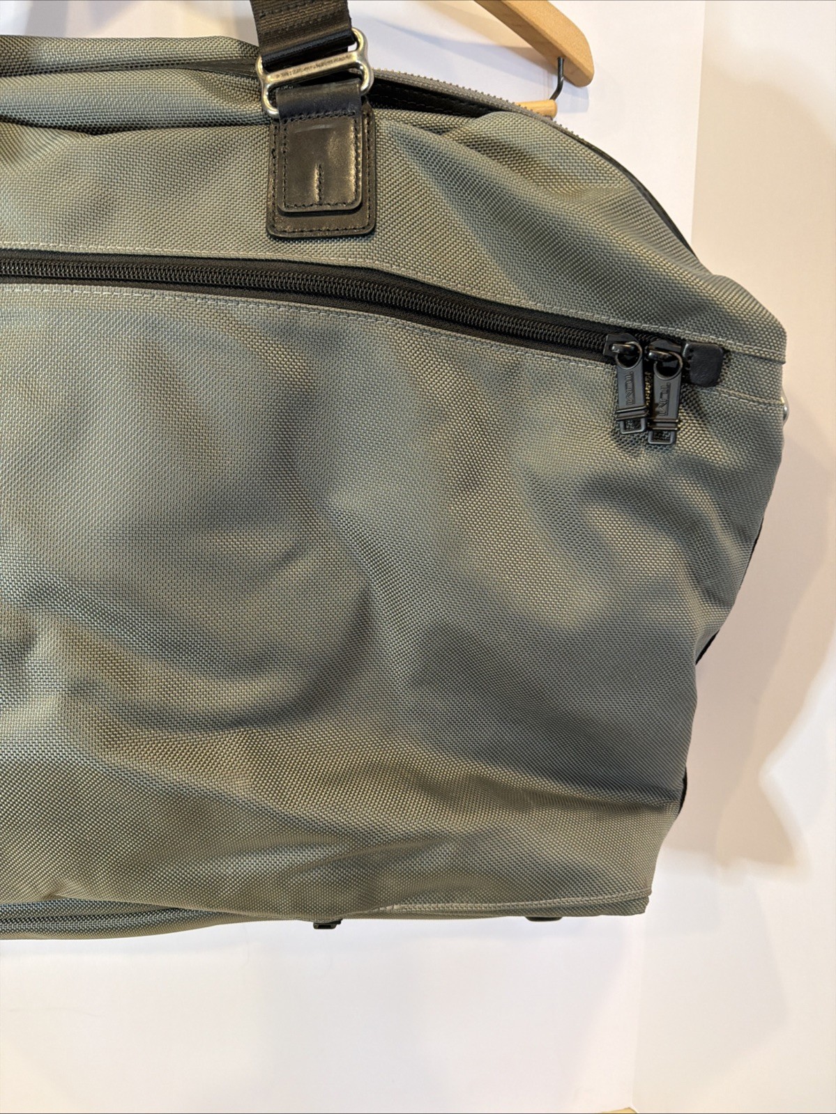 Tumi Alpha Bravo Kessler Large Duffle Bag color Gray Ballistic Nylon – No Strap