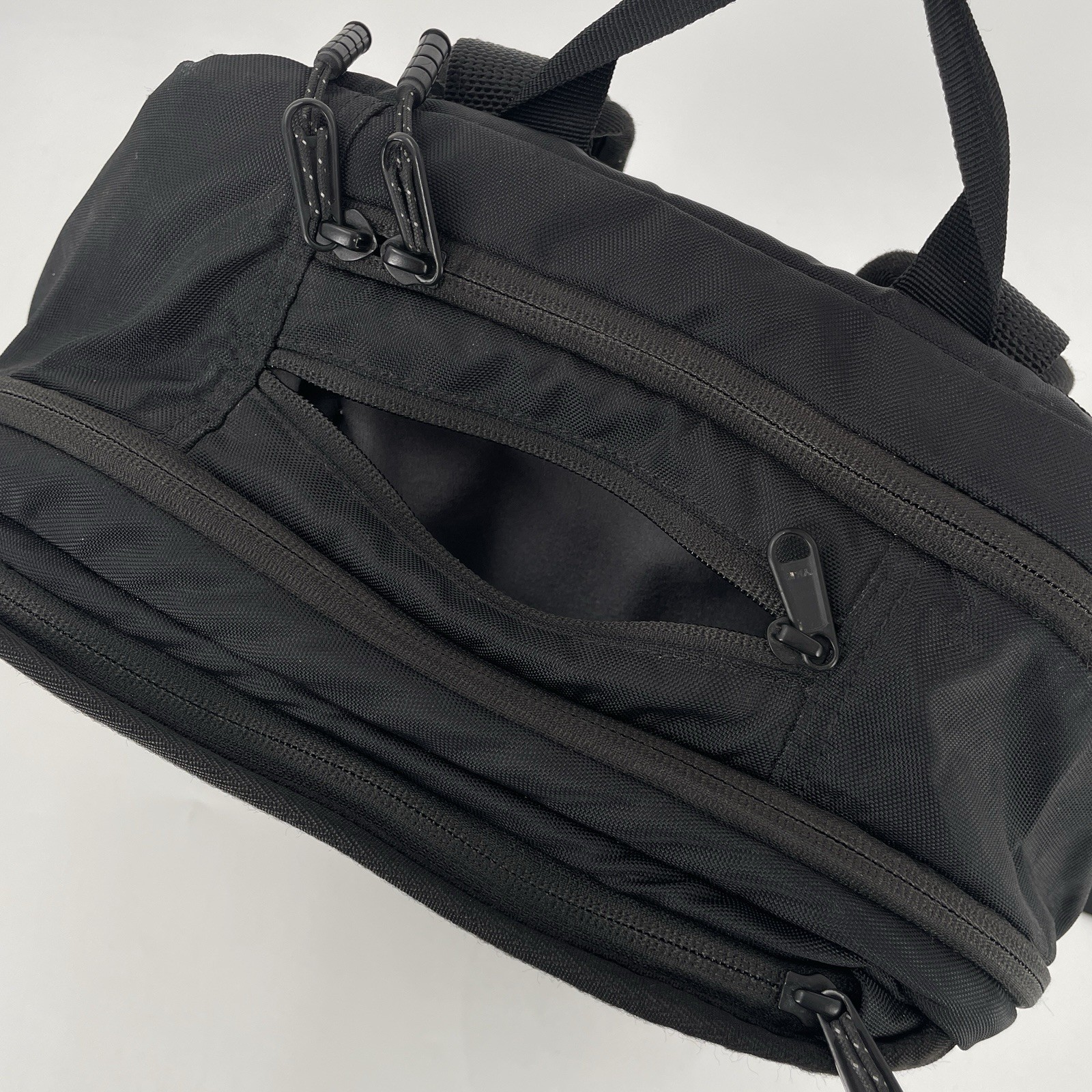Timbuk2 Q Backpack in Black – Padded Laptop – School Work Travel Tech Sleeve