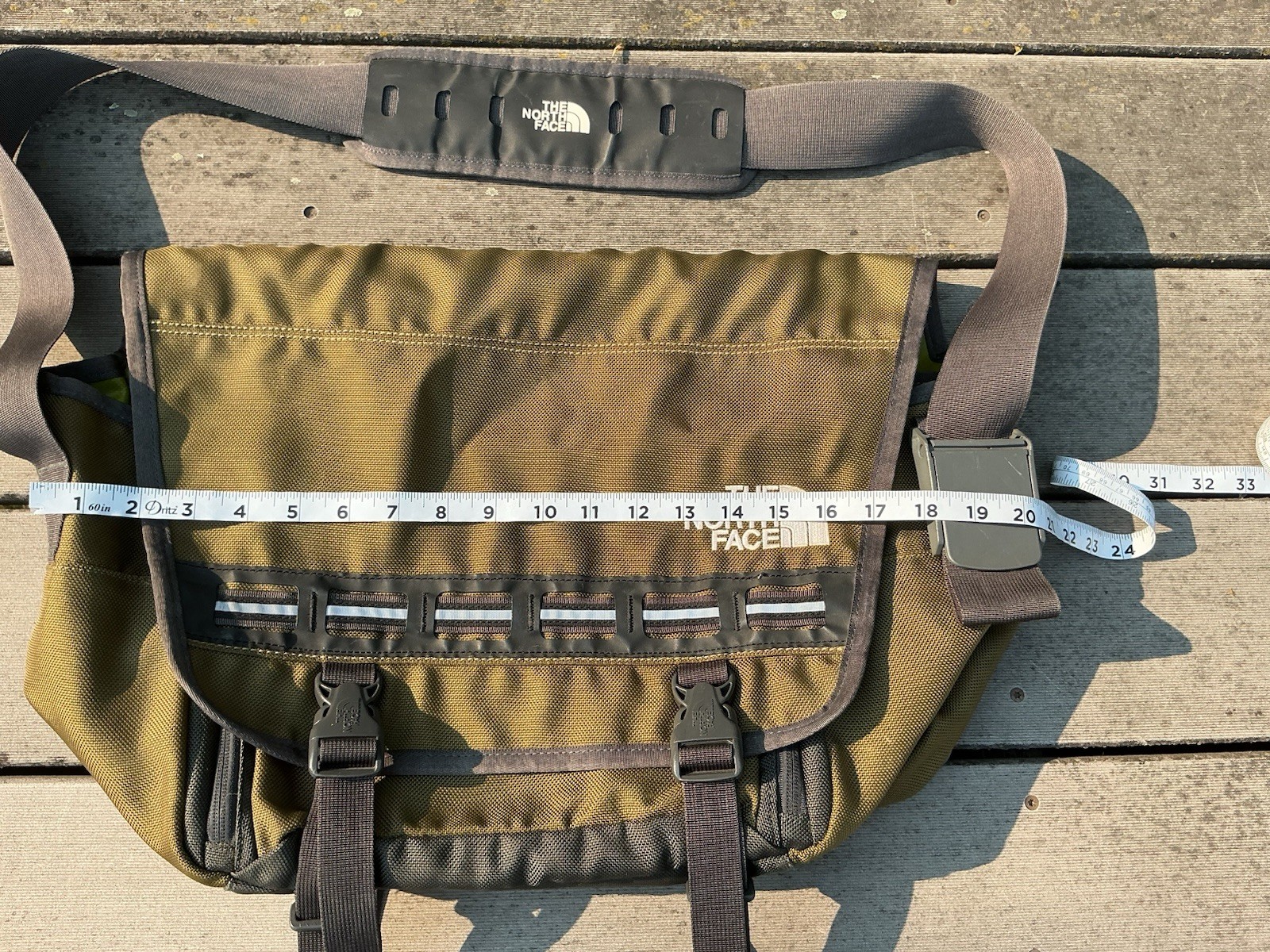 The North Face Large Messenger Bag Green Laptop Shoulder Travel Work Crossbody