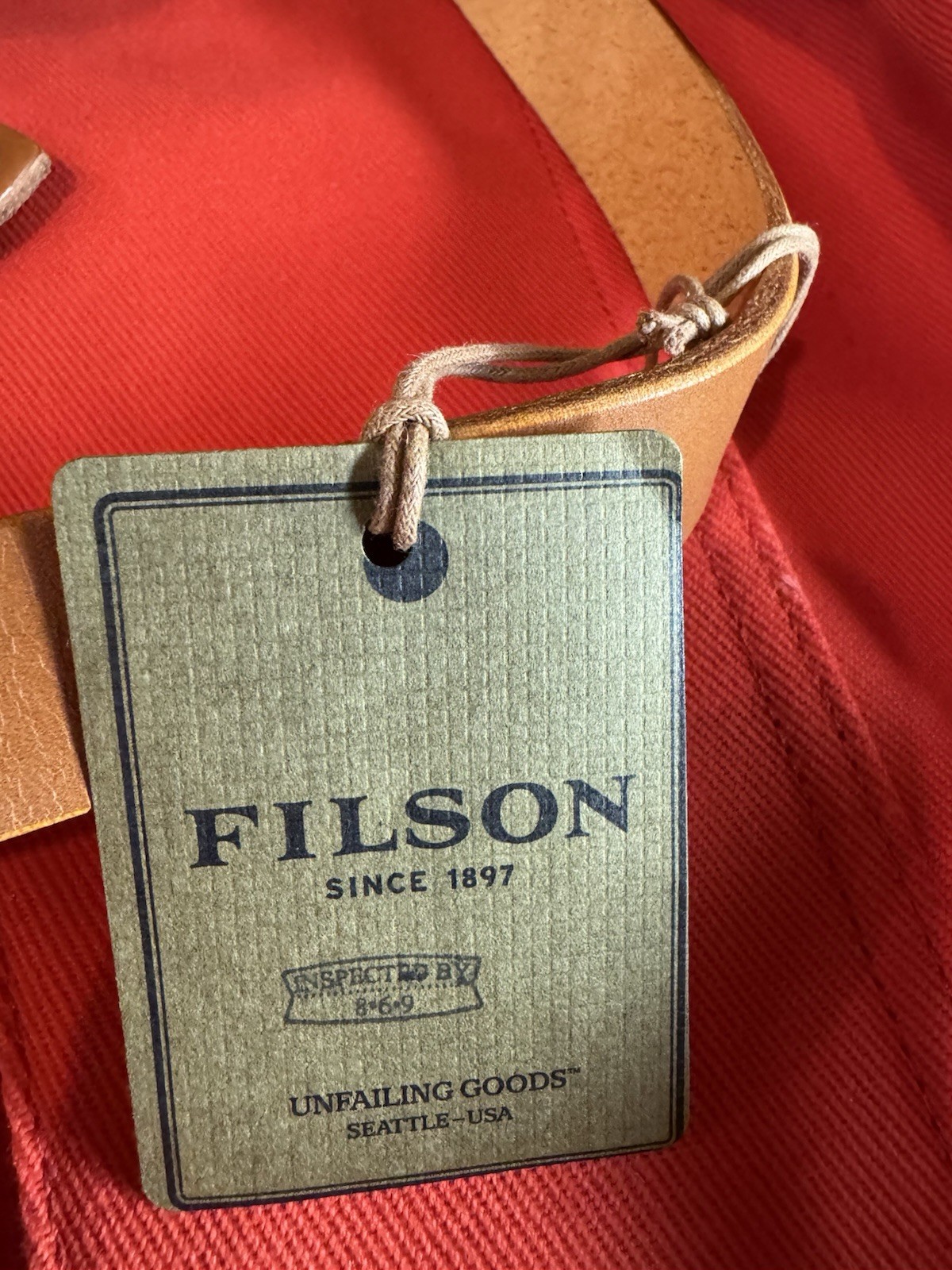 FILSON SMALL RUGGED TWILL DUFFLE BAG In Mackinaw Red / Mack Red / Made In USA