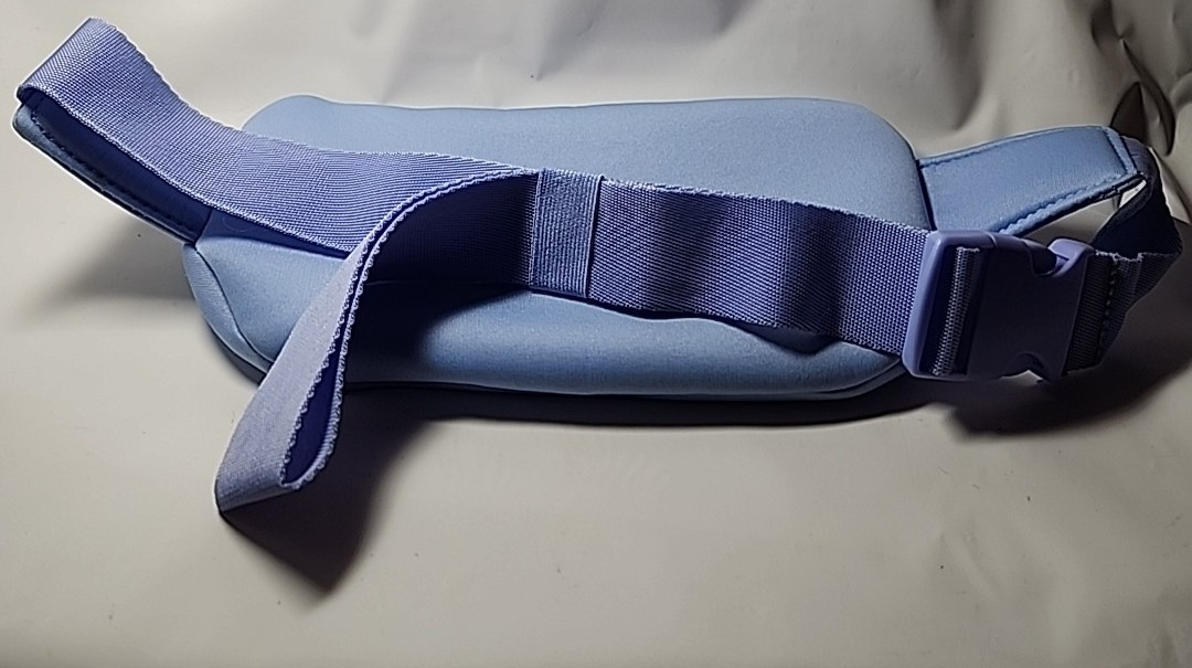 Reebok Fanny Pack Waist/Runners Bag Baby Blue Fuzzy Embroiddered Logo #51303