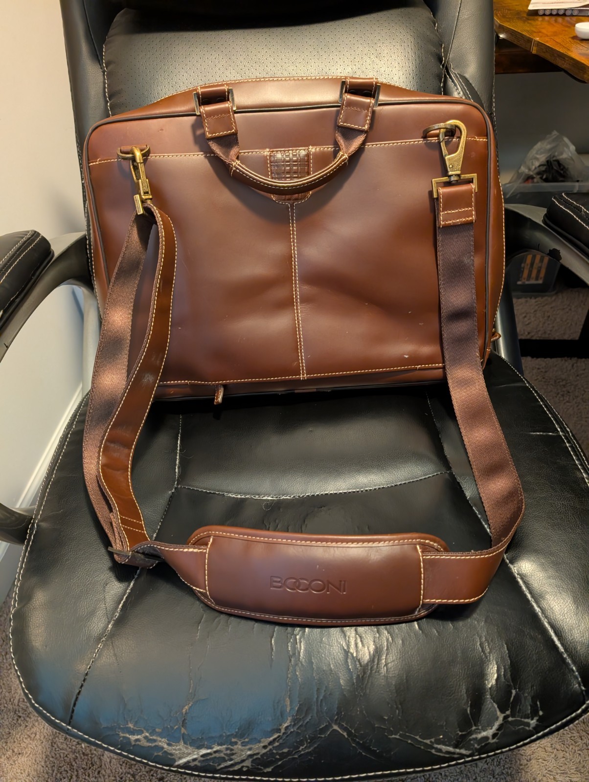 Boconi Bryant Leather Analyst Bag