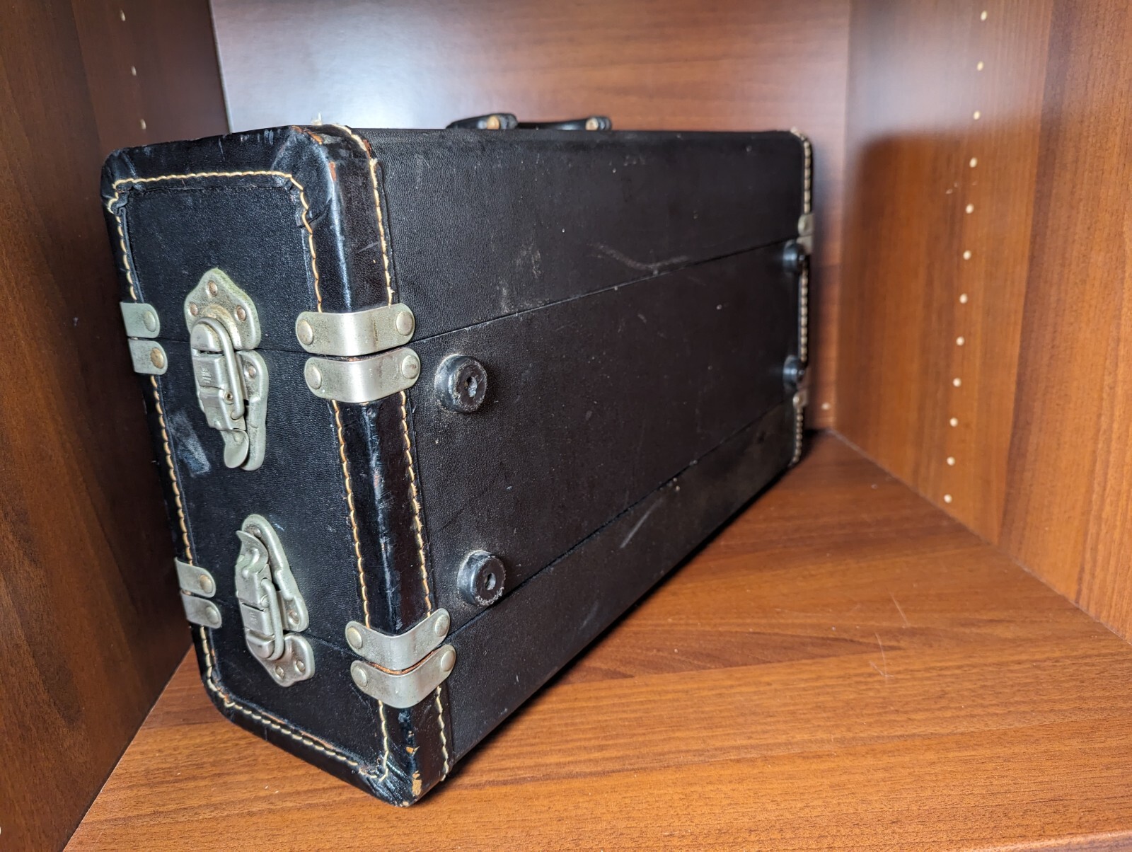 WOW HIDDEN COMPARTMENT STORAGE RARE EXCELSIOR CASE USA 3 section Hinge Latch Vtg
