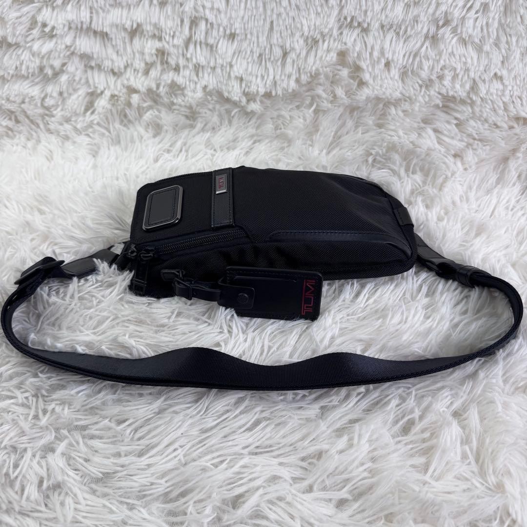 Brand TUMI Alpha 3 compact sling with