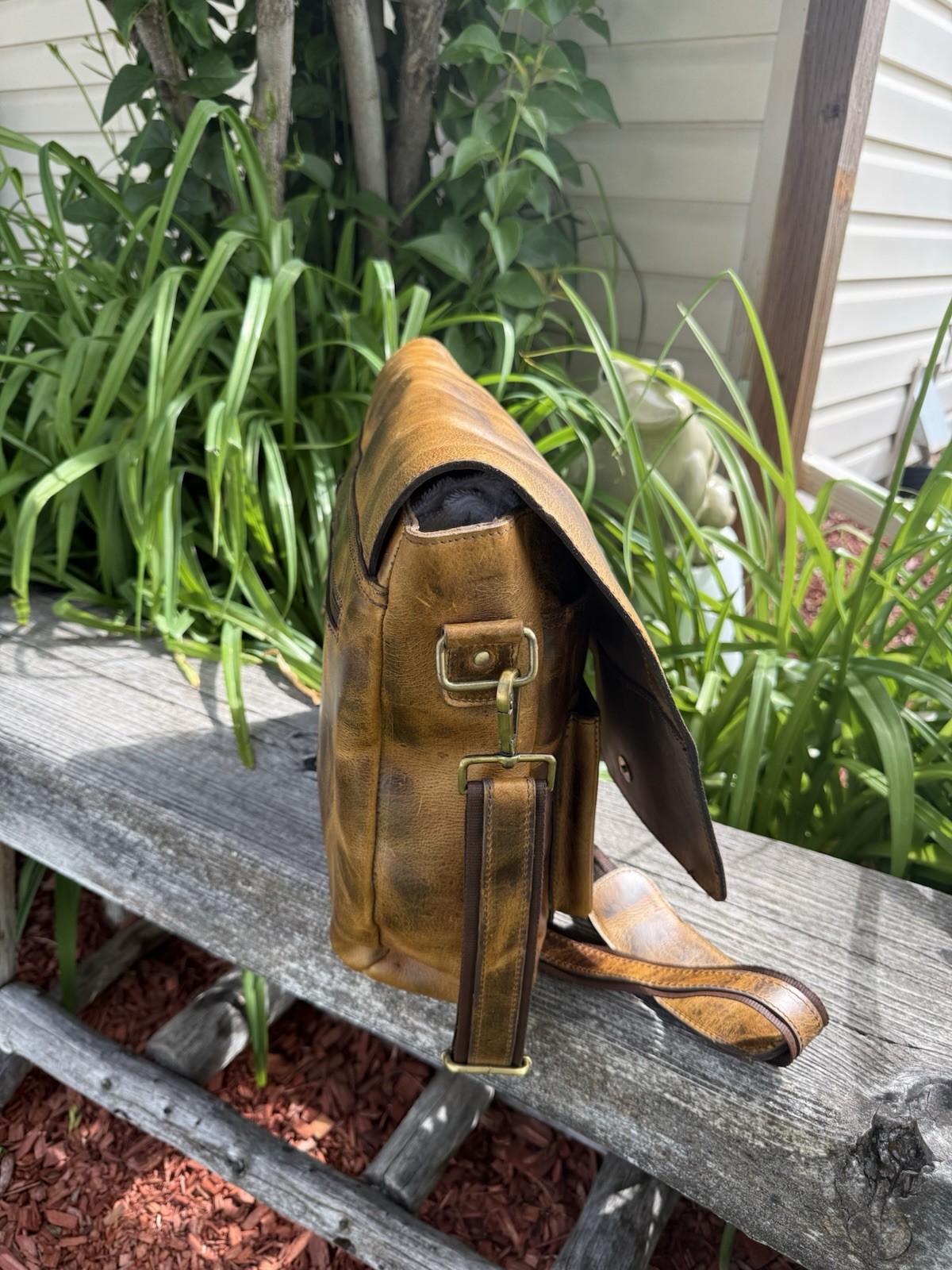 Buffalo Distressed Rustic Leather Large Messenger Bag Laptop Shoulder Bag