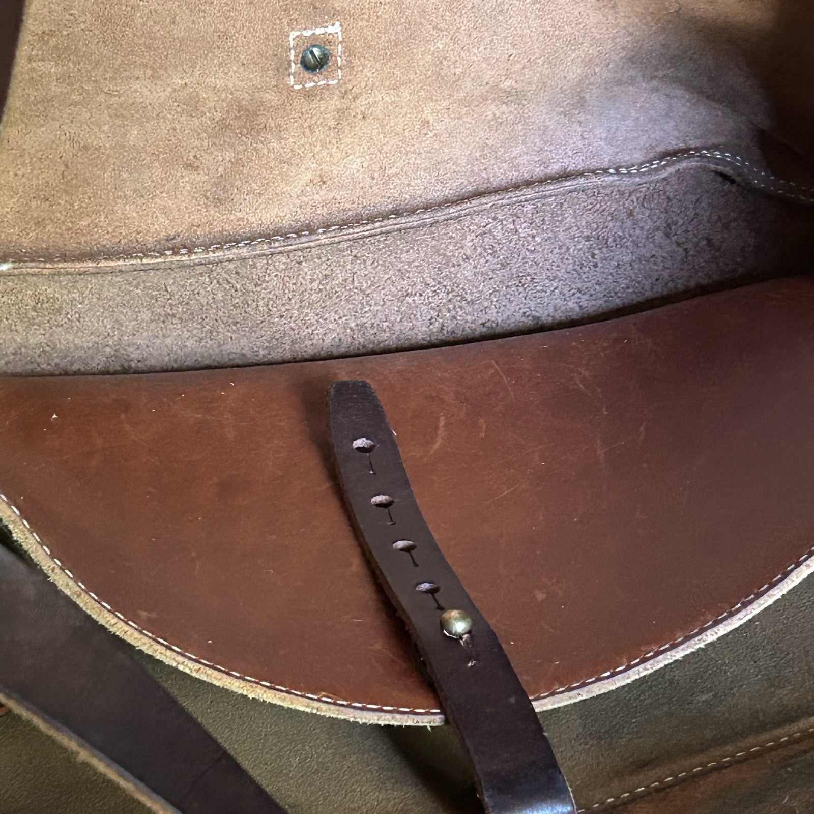 Whipping Post WP Standard Large Leather Brown Distressed Messenger Bag